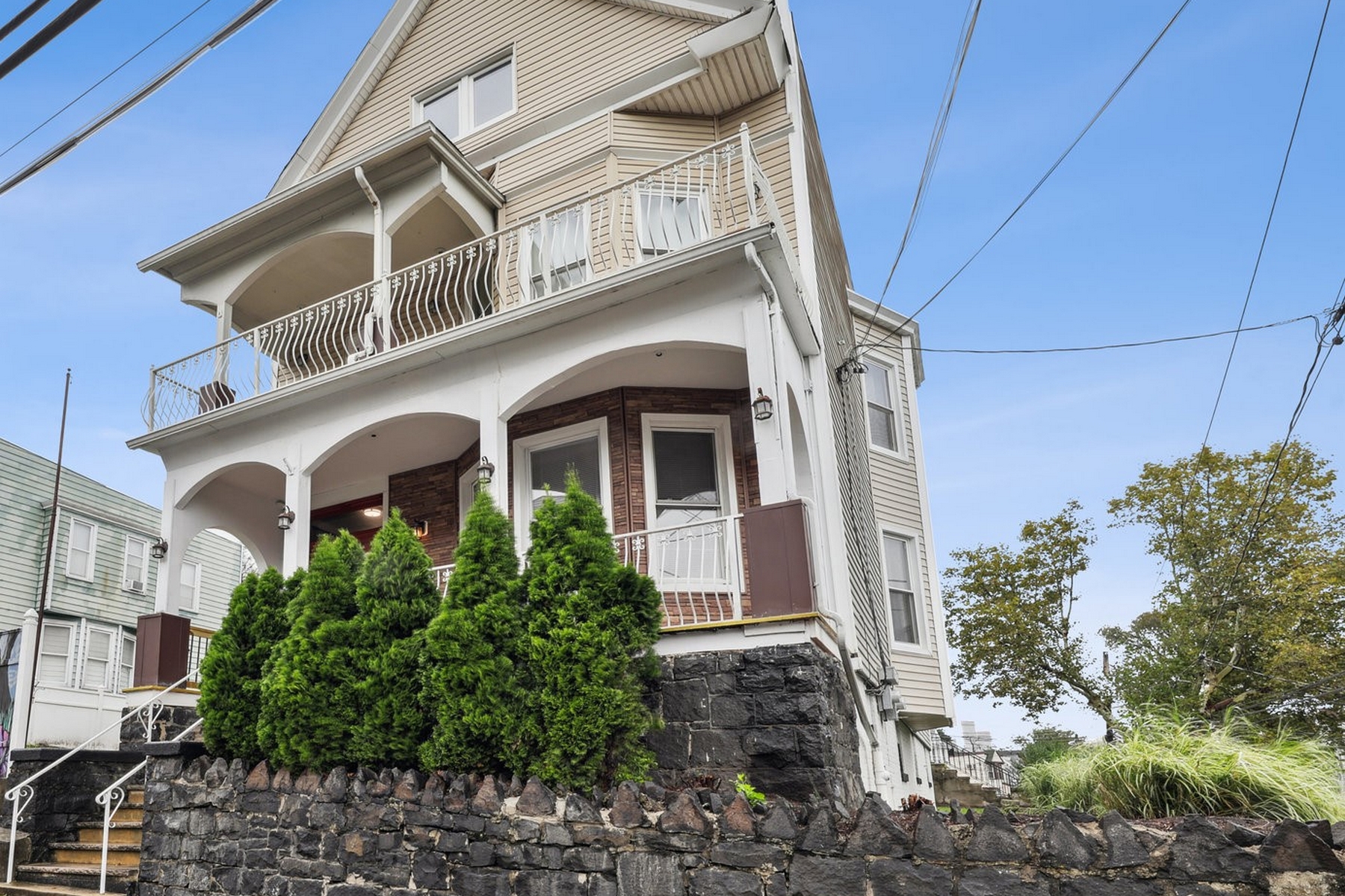 130 Carteret Ave 