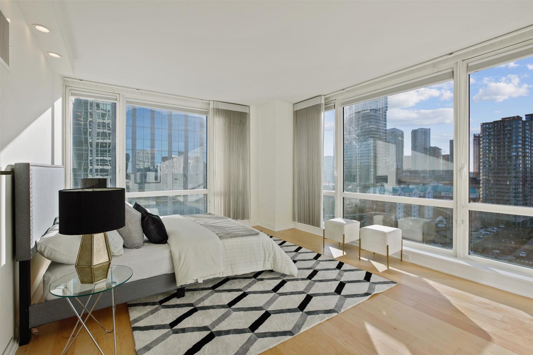 2 2nd St Unit# 1506