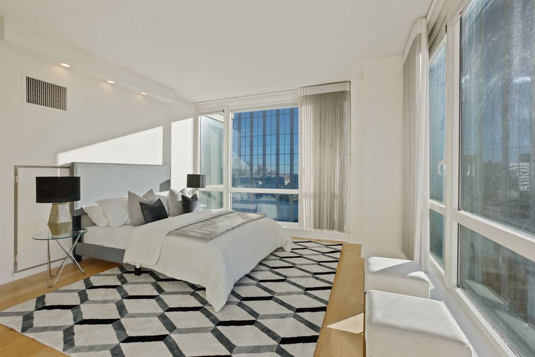 2 2nd St Unit# 1506