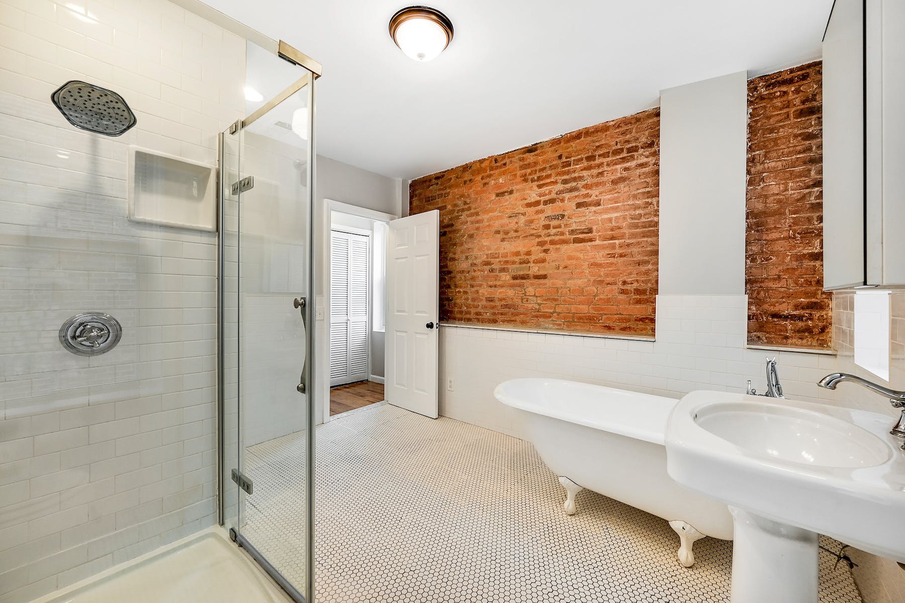 106 1/2 Lafayette Street 