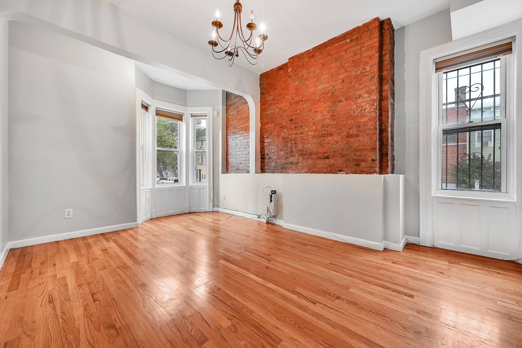 106 1/2 Lafayette Street 