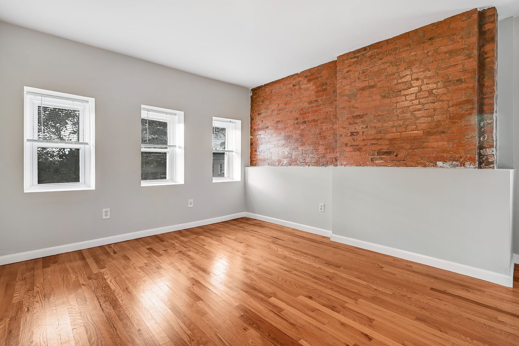 106 1/2 Lafayette Street 