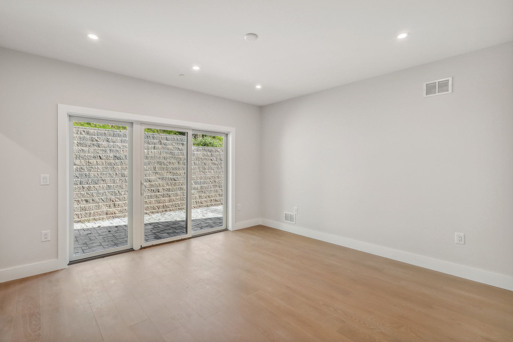 32 Terrace Ave Unit# 1