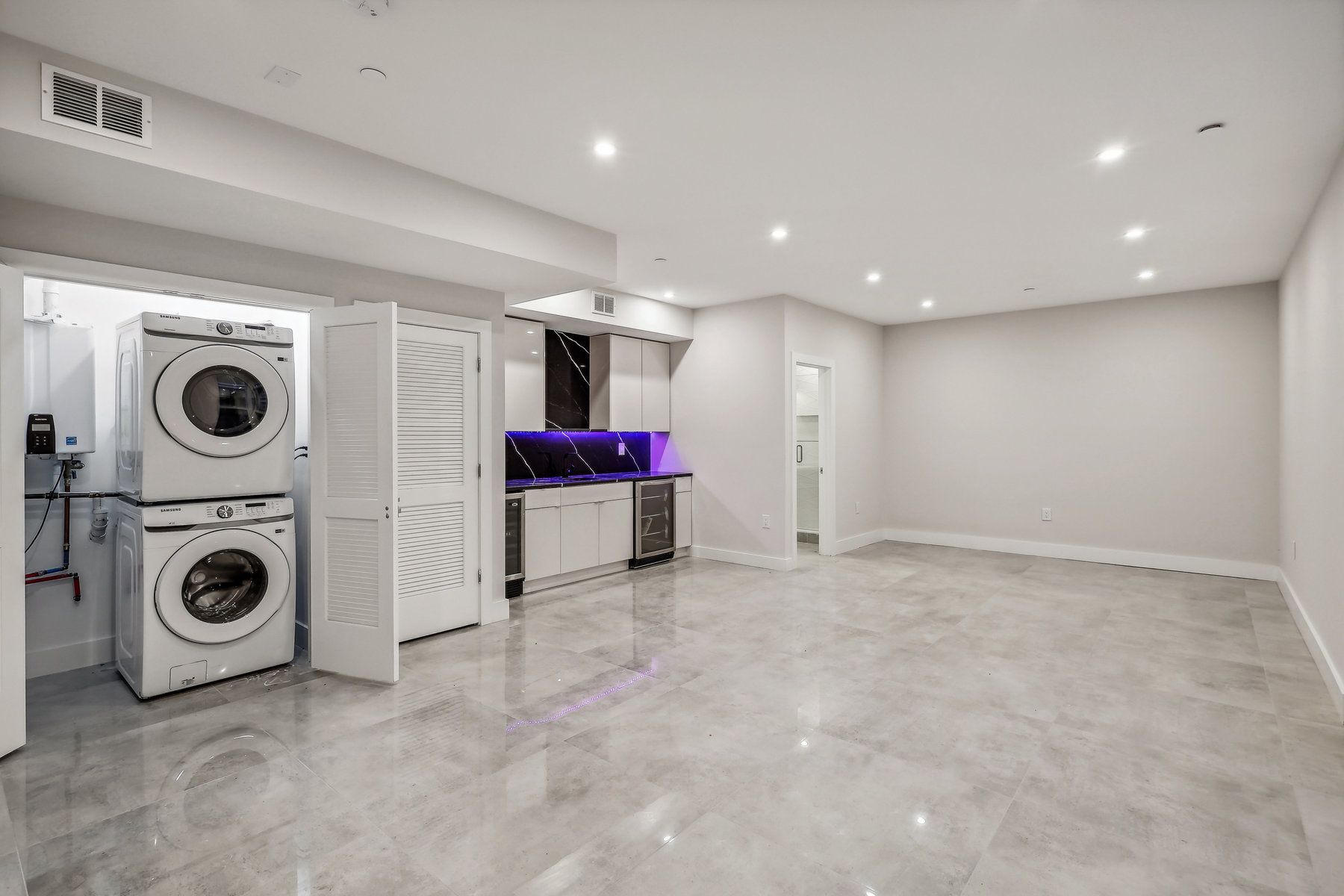 32 Terrace Ave Unit# 1