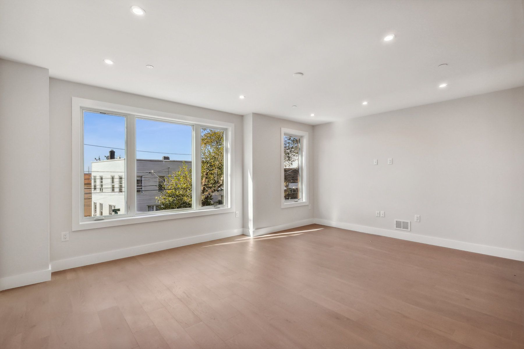 32 Terrace Ave Unit# 1
