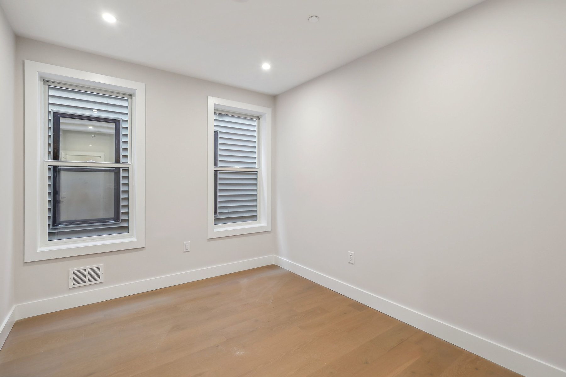 32 Terrace Ave Unit# 1