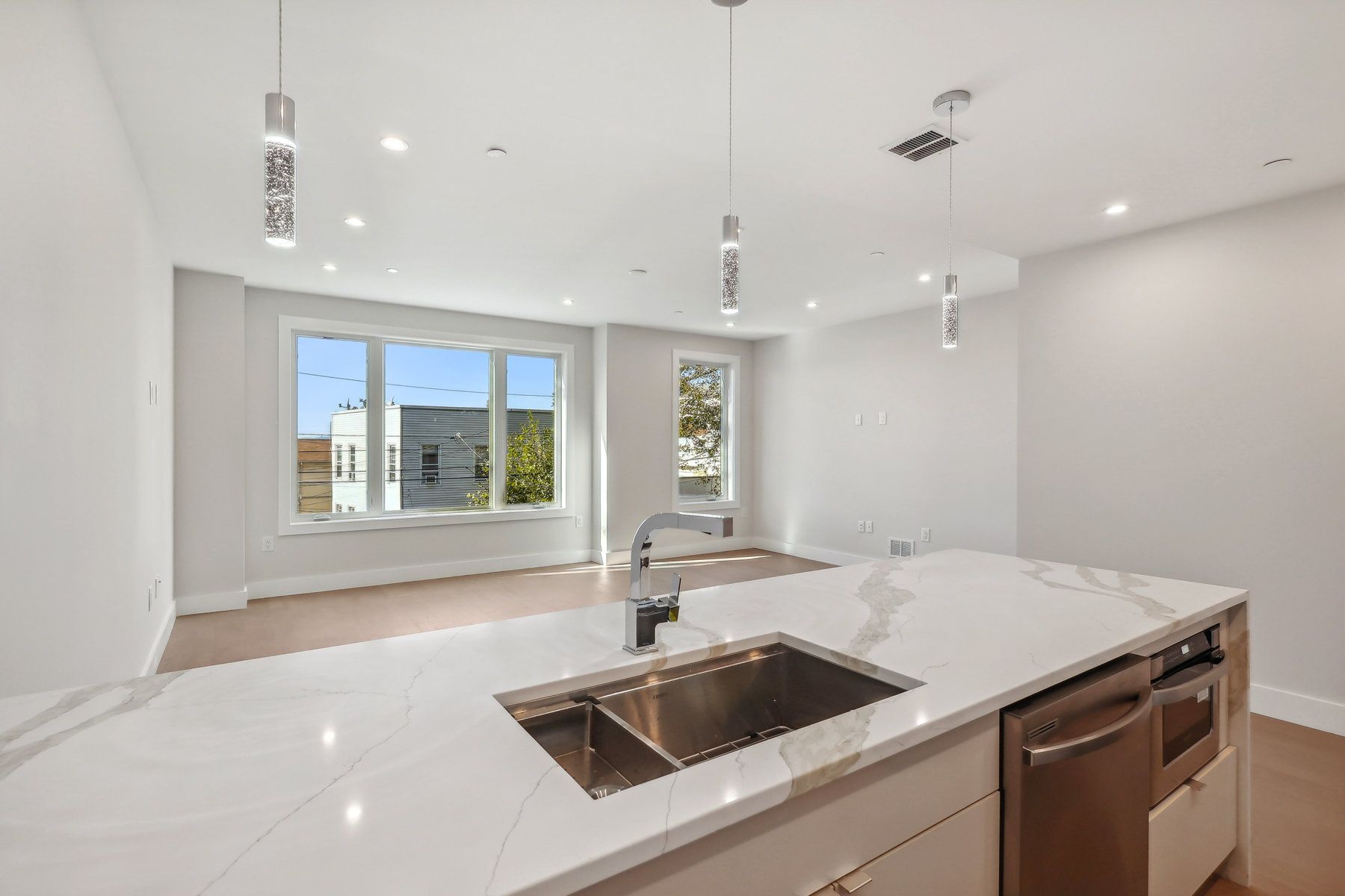 32 Terrace Ave Unit# 1
