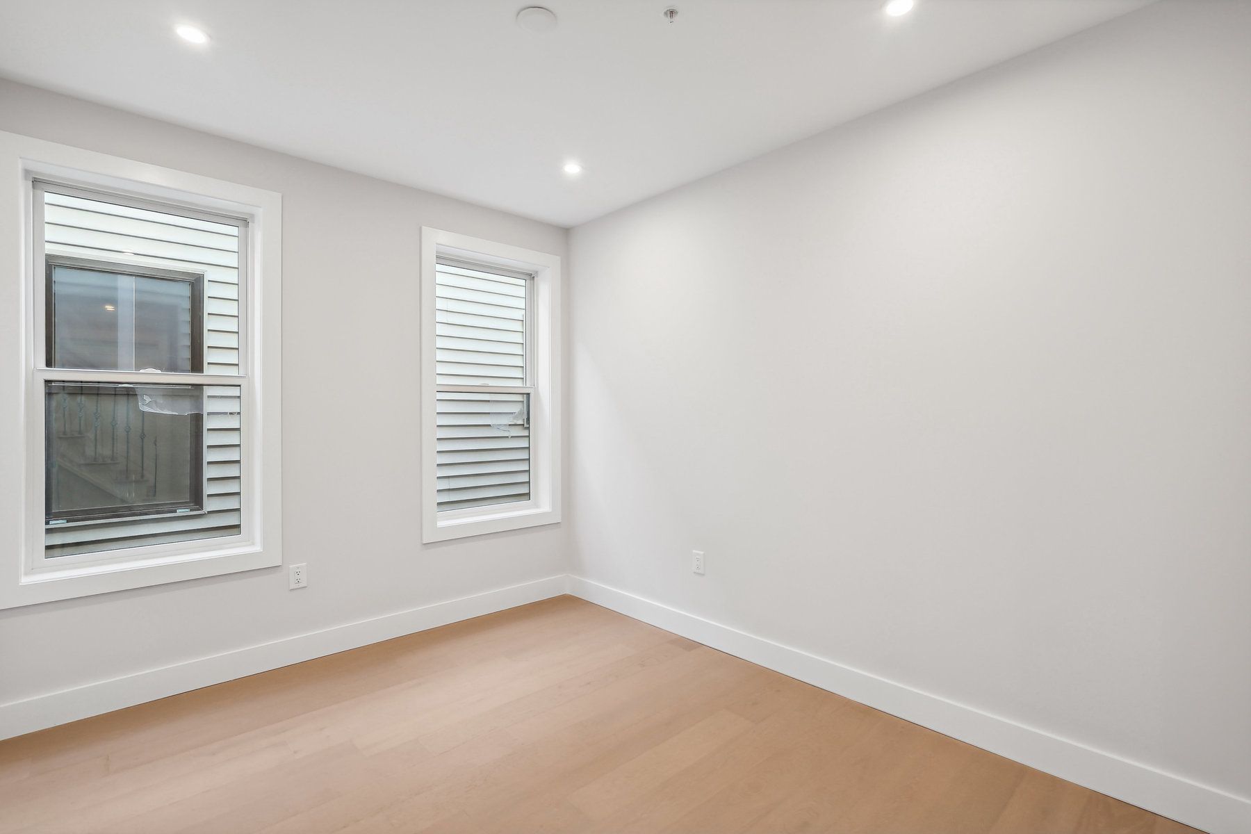 32 Terrace Ave Unit# 2