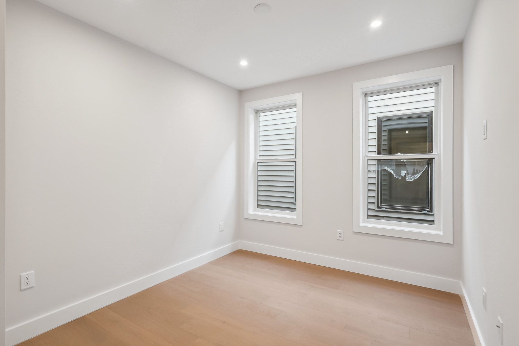 32 Terrace Ave Unit# 2