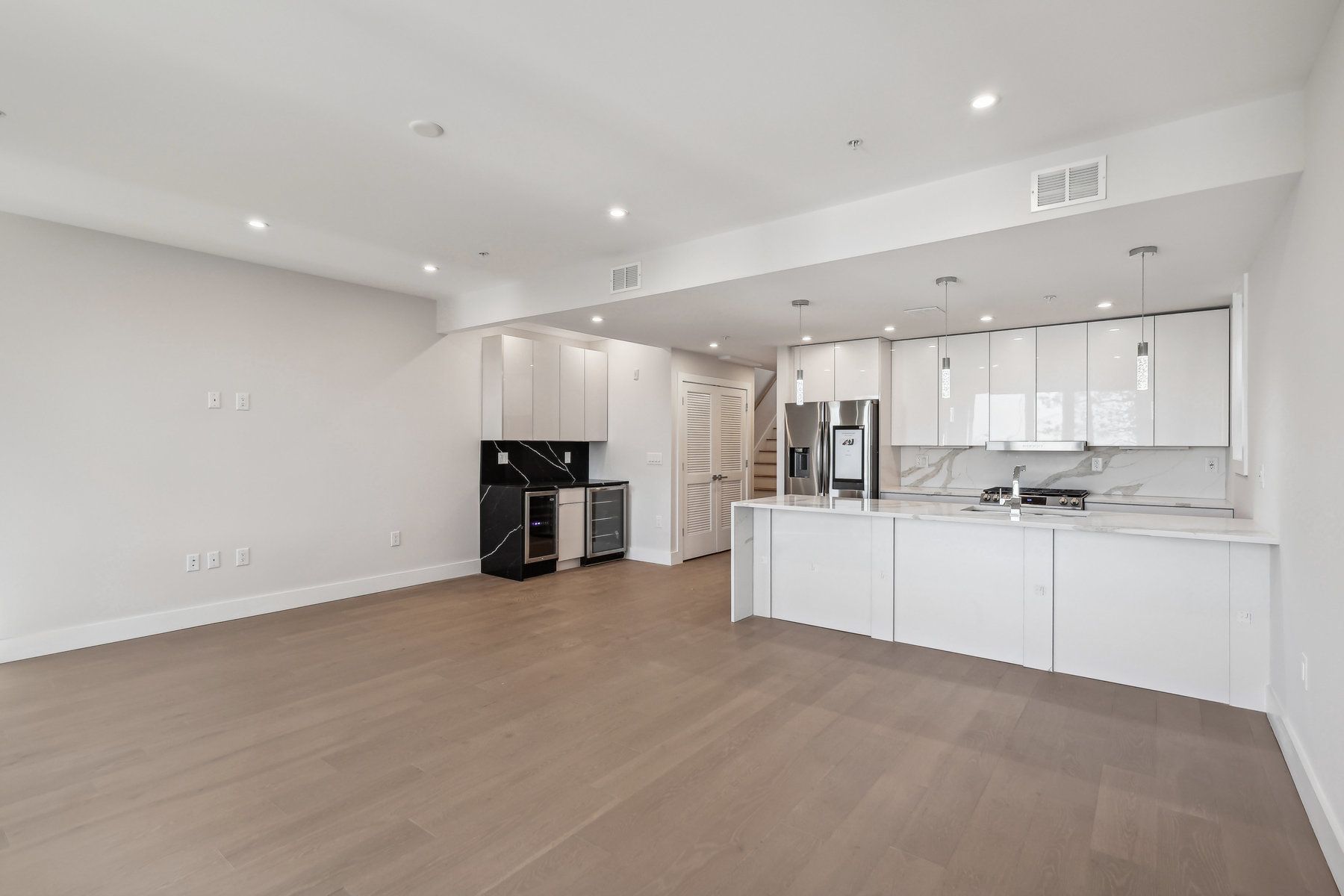 32 Terrace Ave Unit# 2