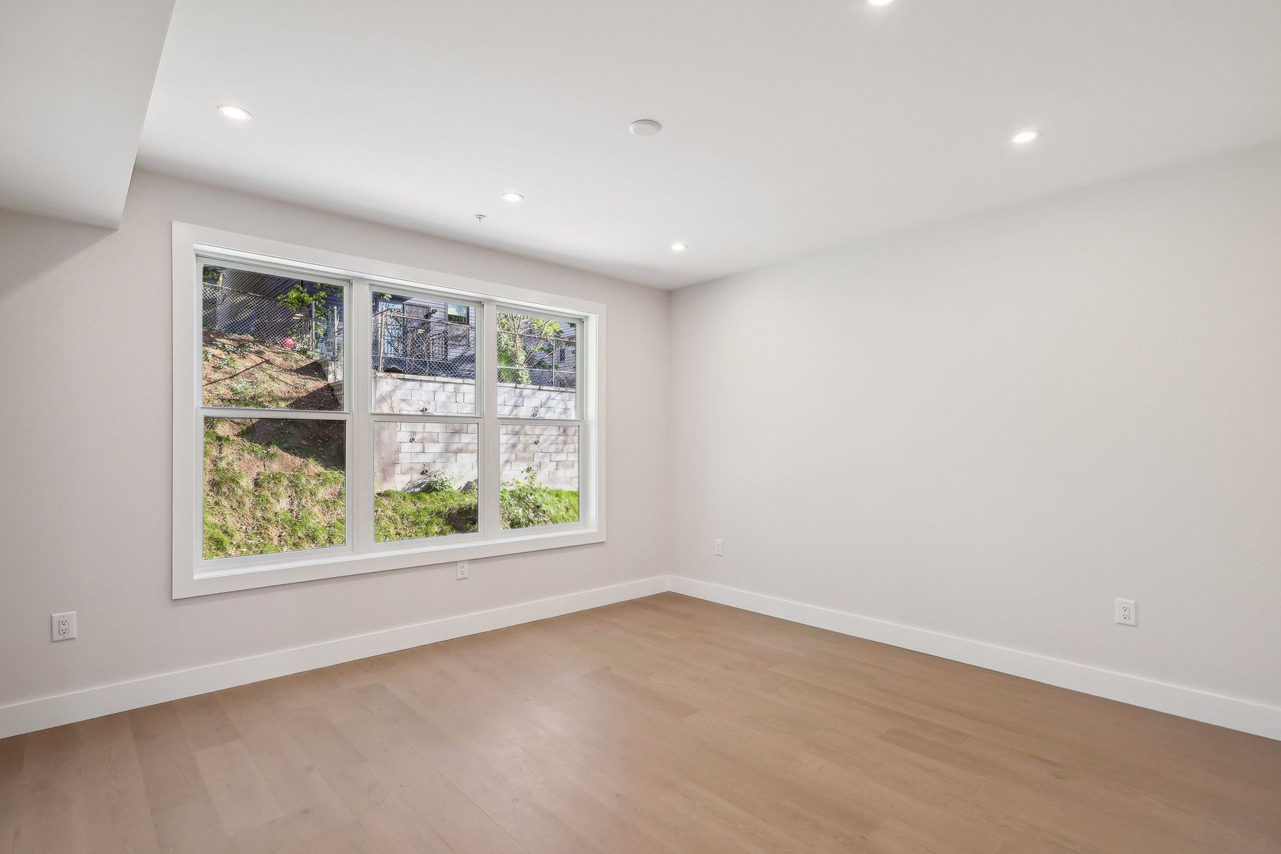 32 Terrace Ave Unit# 2