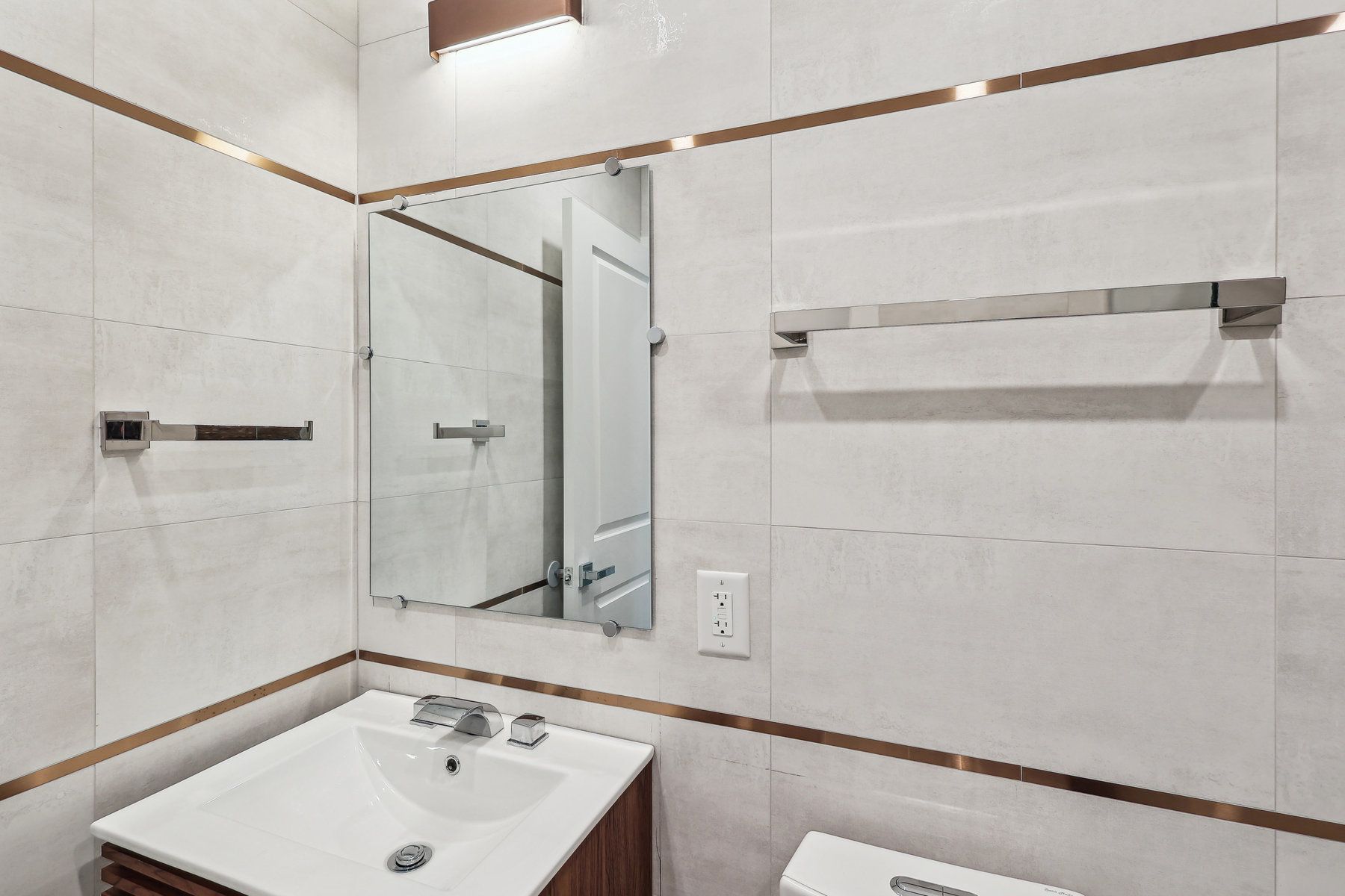 32 Terrace Ave Unit# 2