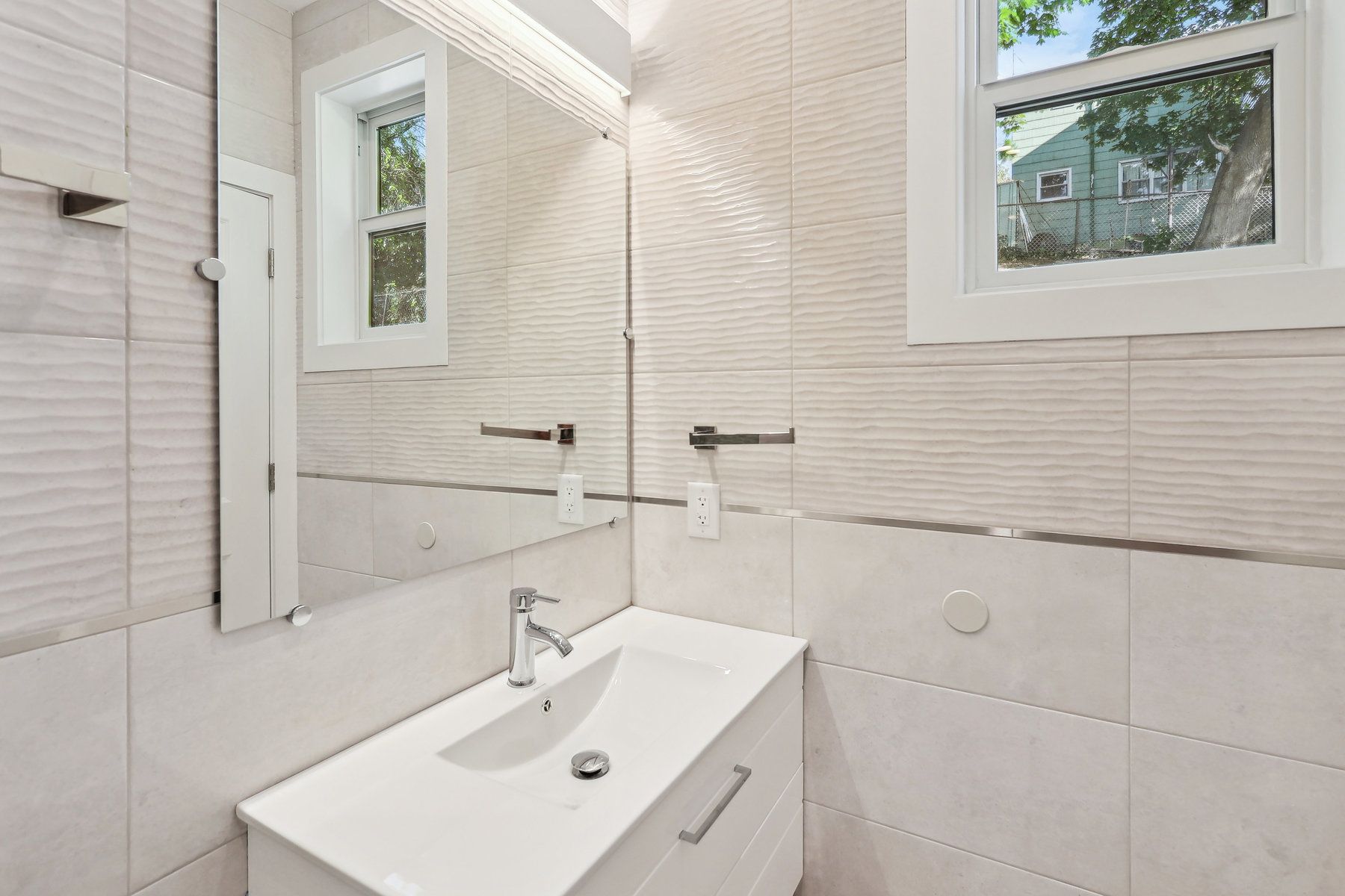 32 Terrace Ave Unit# 2