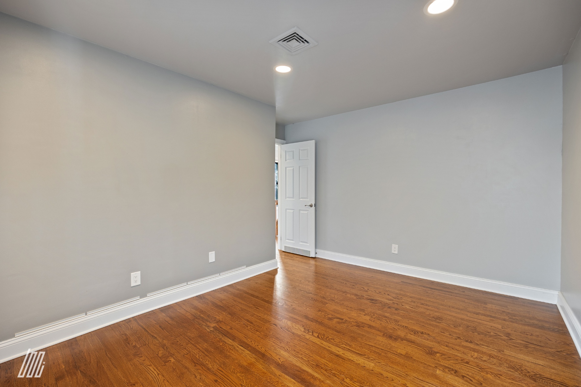 1529 John Street