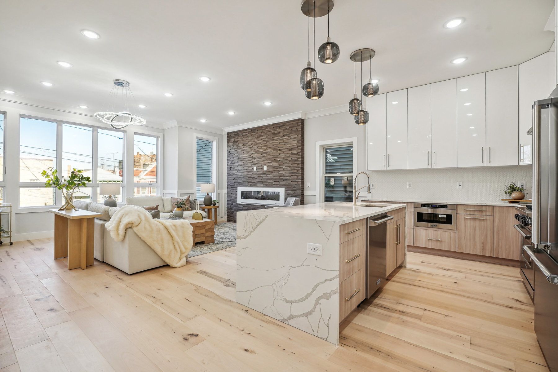 20 Corbin Ave Unit# 1