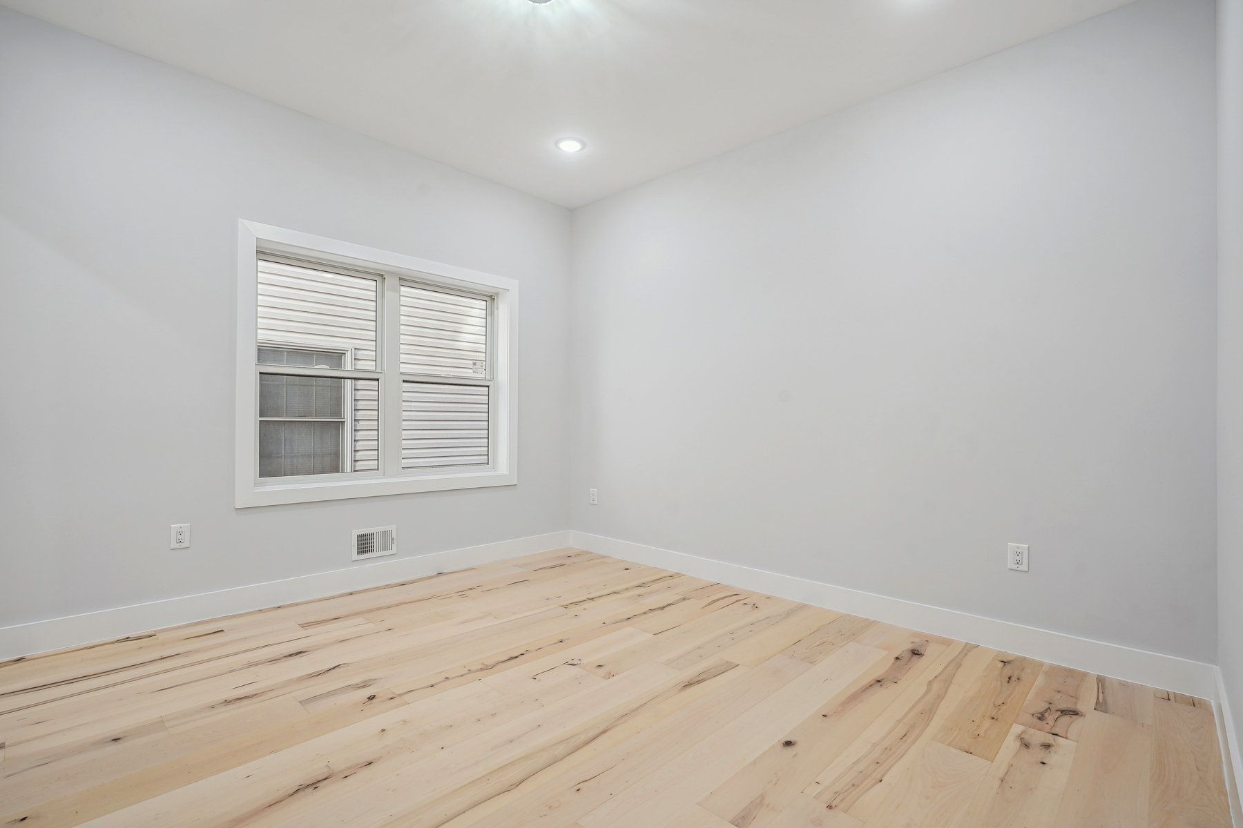 20 Corbin Ave Unit# 1