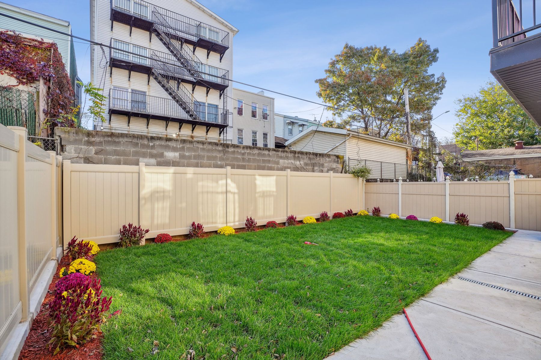 20 Corbin Ave Unit# 1