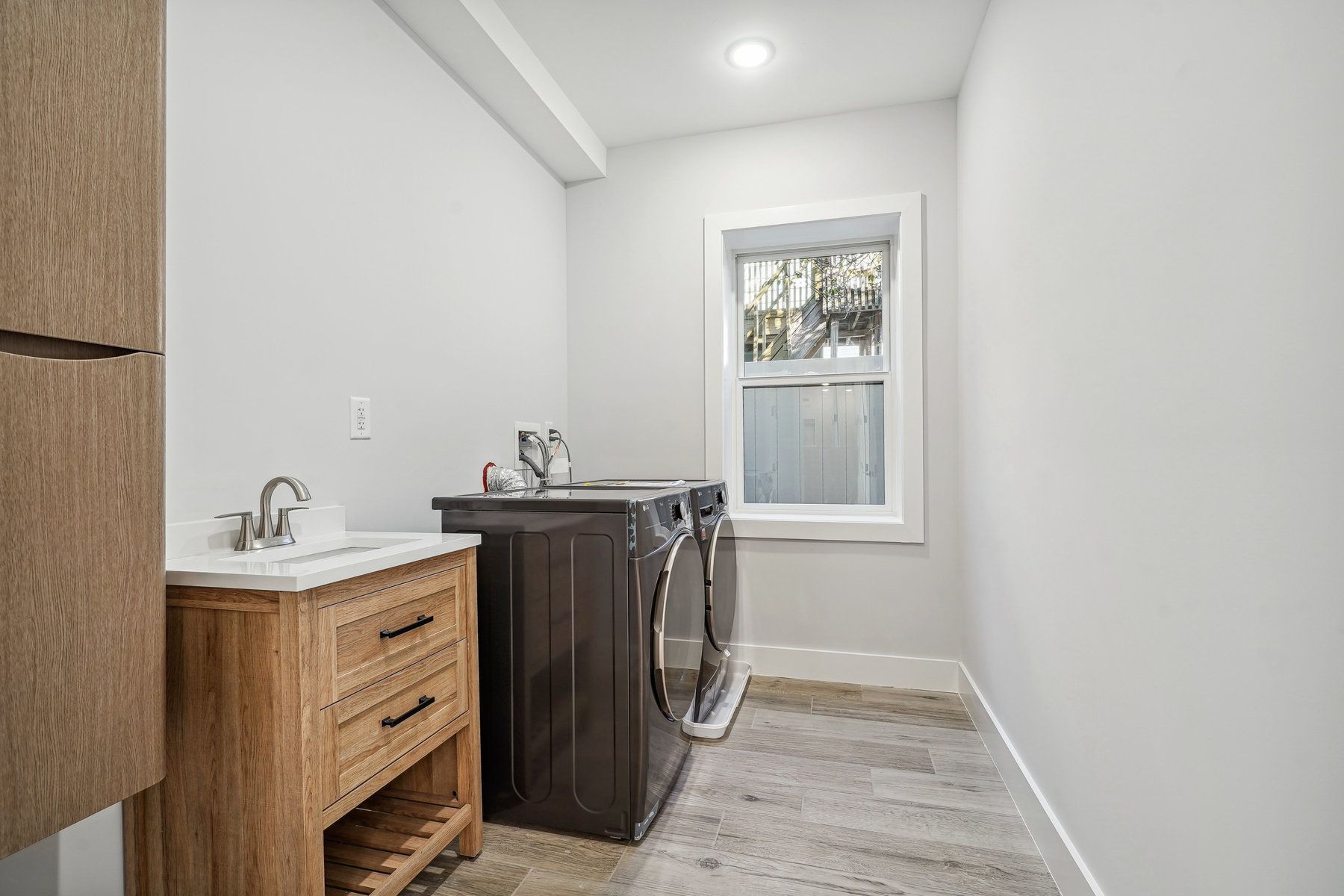 20 Corbin Ave Unit# 1