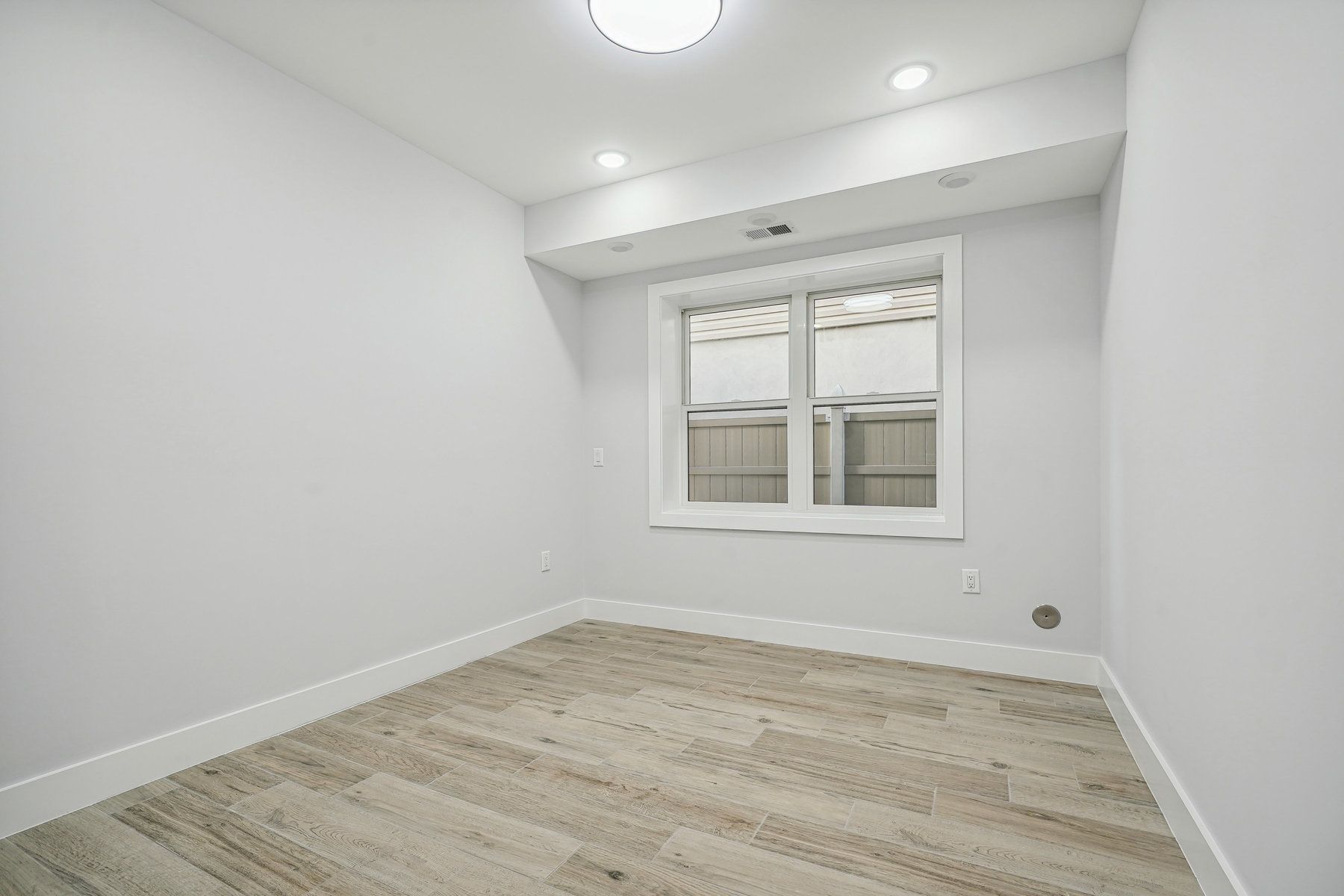 20 Corbin Ave Unit# 1
