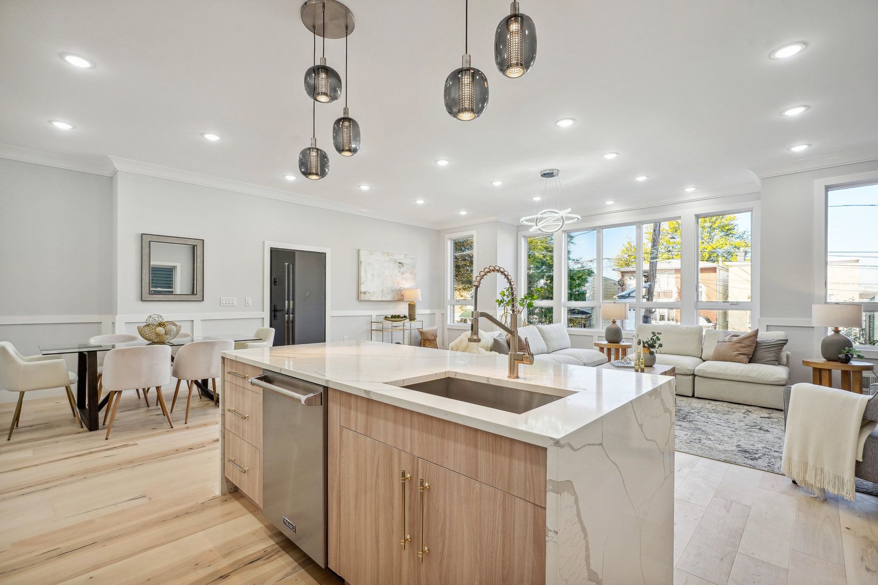 20 Corbin Ave Unit# 1