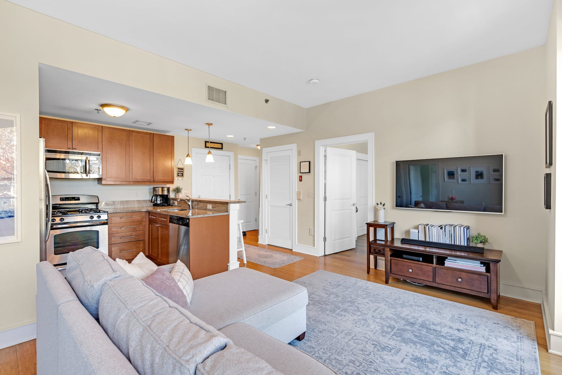 924 Jefferson St Unit# 4A