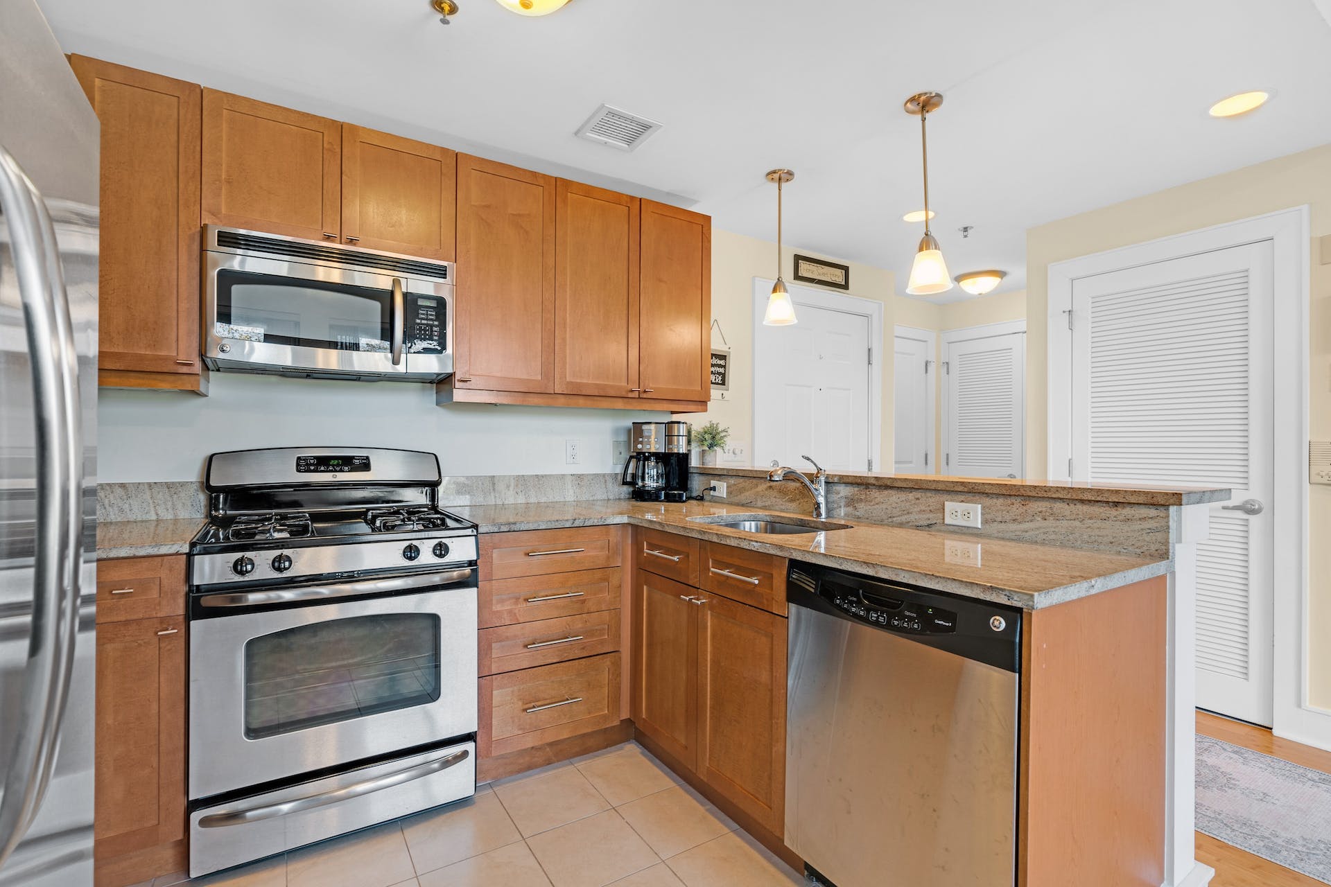 924 Jefferson St Unit# 4A