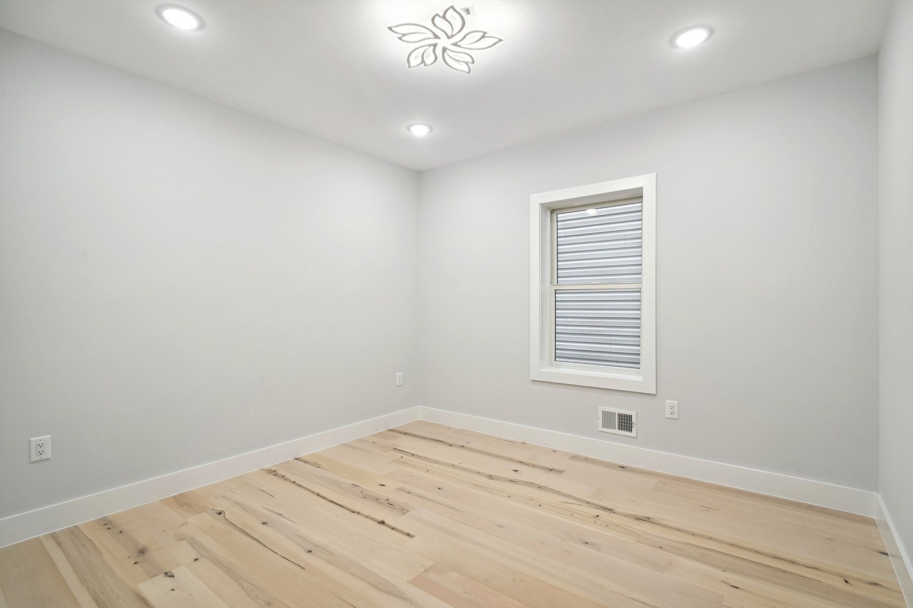 132 Sherman Pl Unit# Unit 1