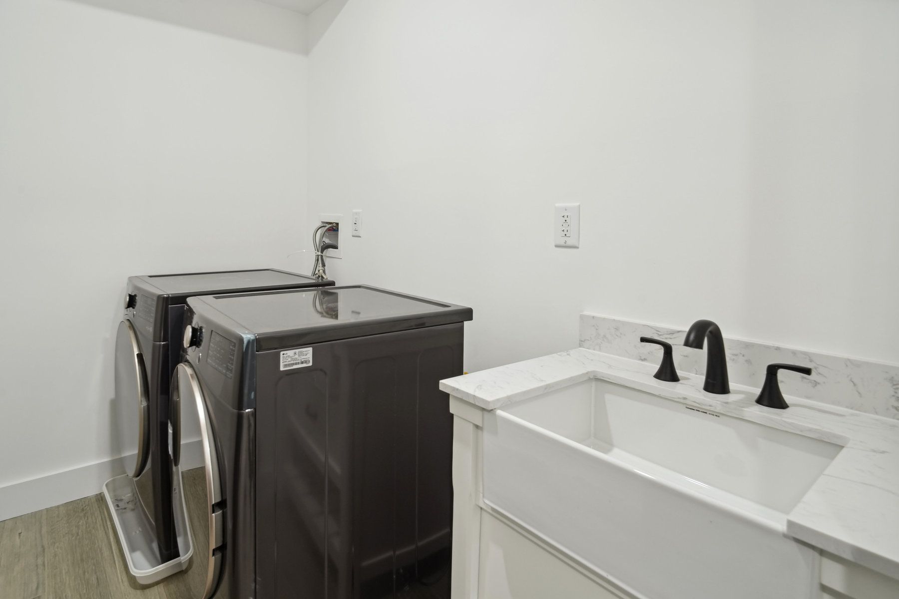 132 Sherman Pl Unit# Unit 1