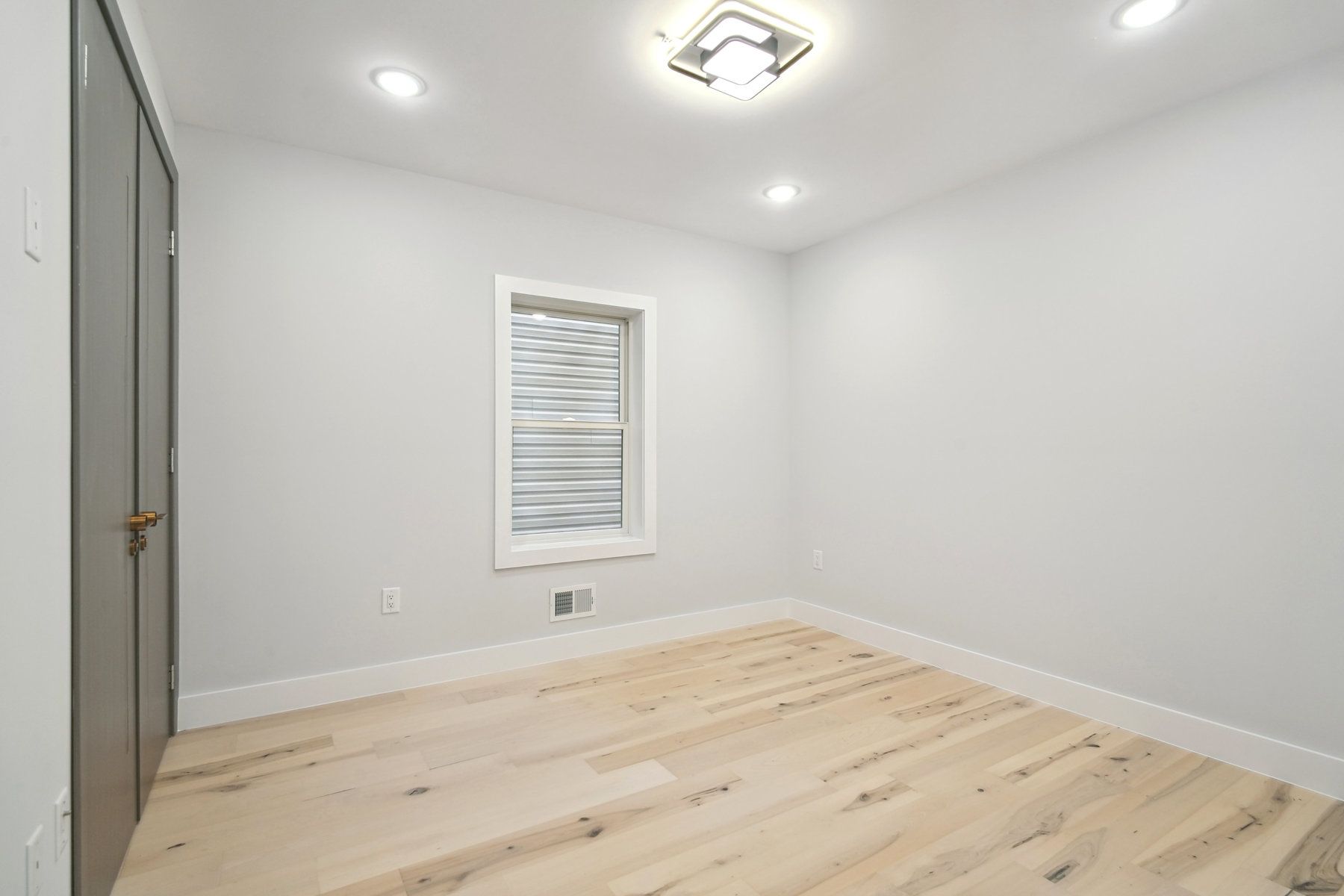 132 Sherman Pl Unit# Unit 1