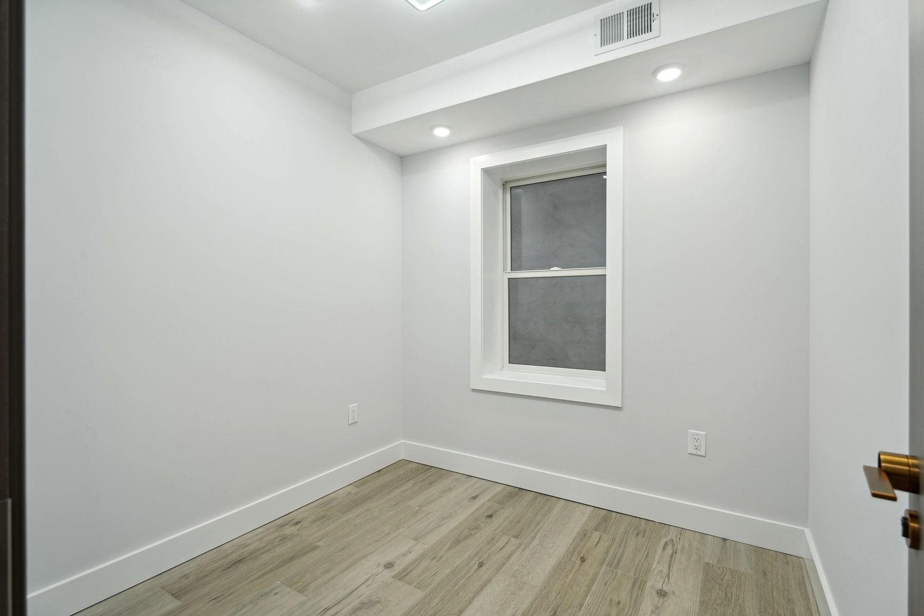 132 Sherman Pl Unit# Unit 1