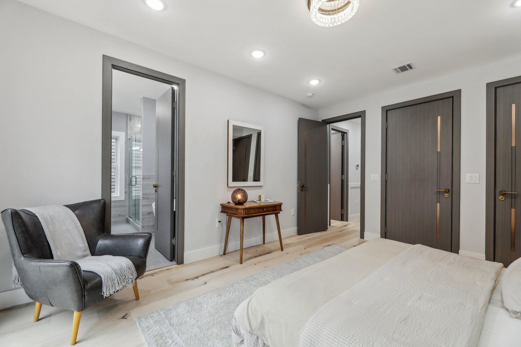 132 Sherman Pl Unit# Unit 2