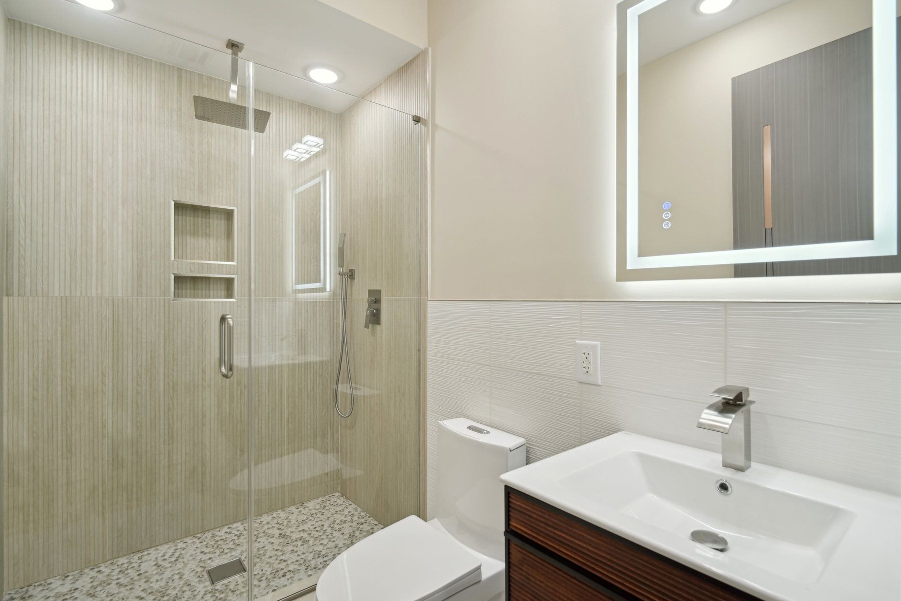 132 Sherman Pl Unit# Unit 2