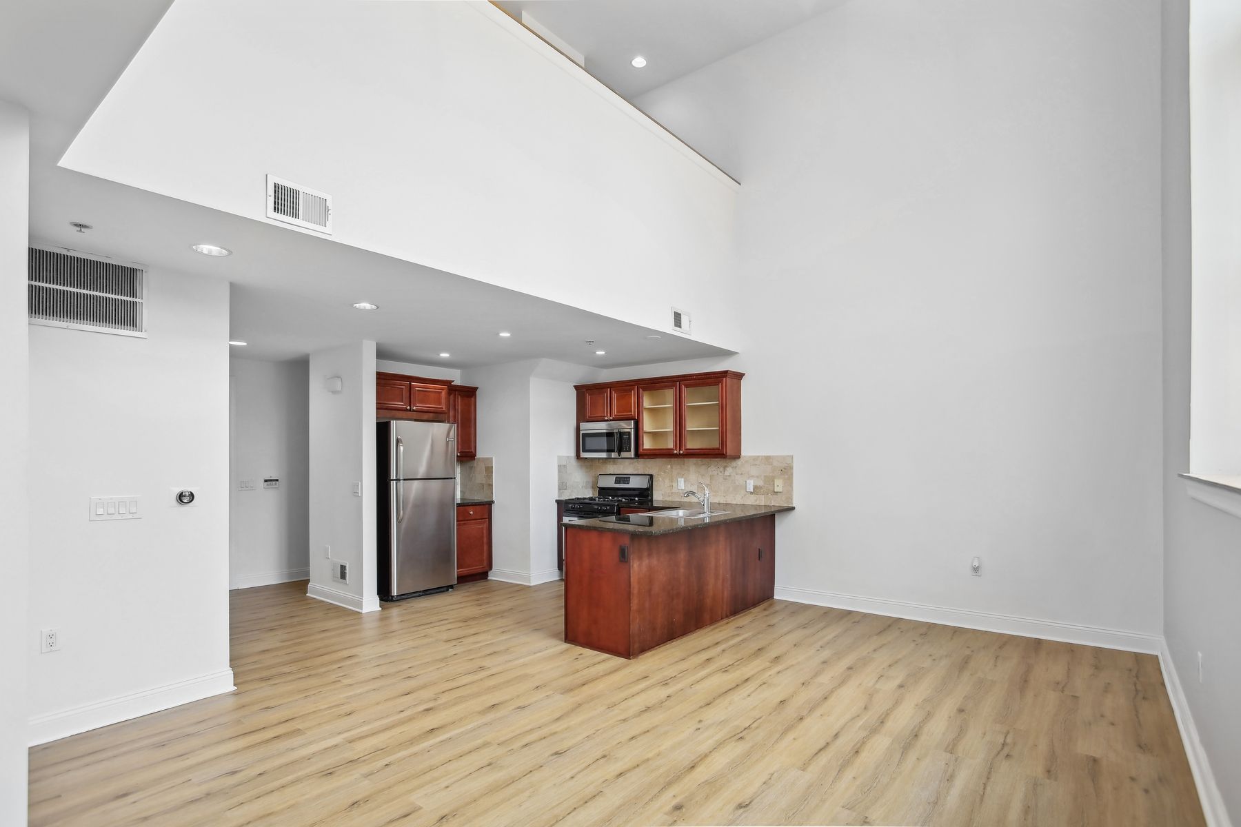769 Montgomery St Unit# 218