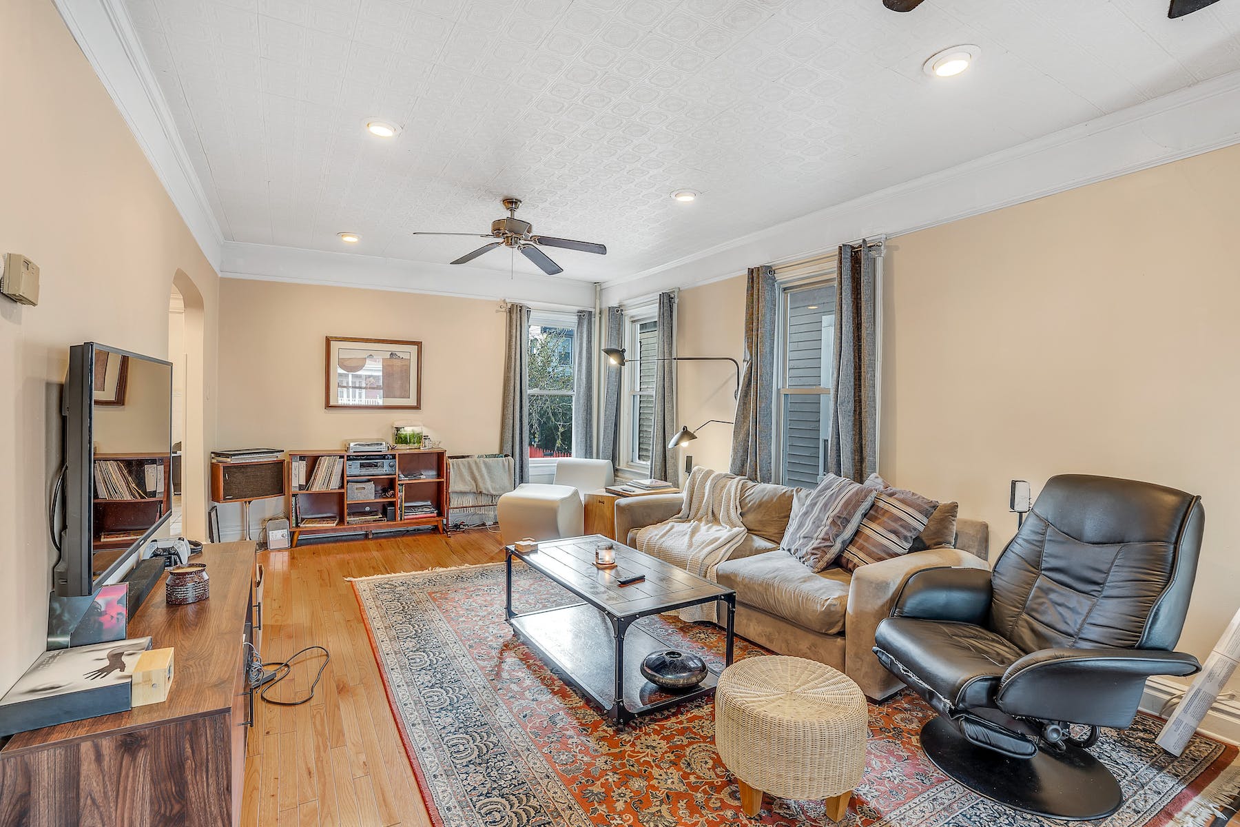 155 Jewett Ave 