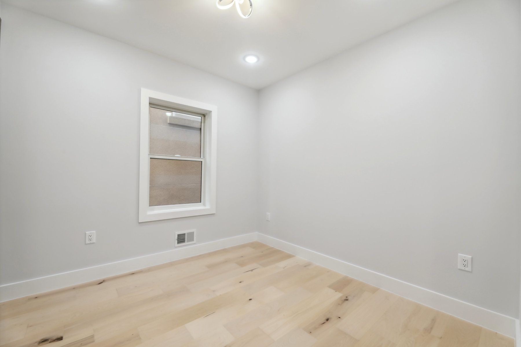 130 Sherman Pl Unit# 1