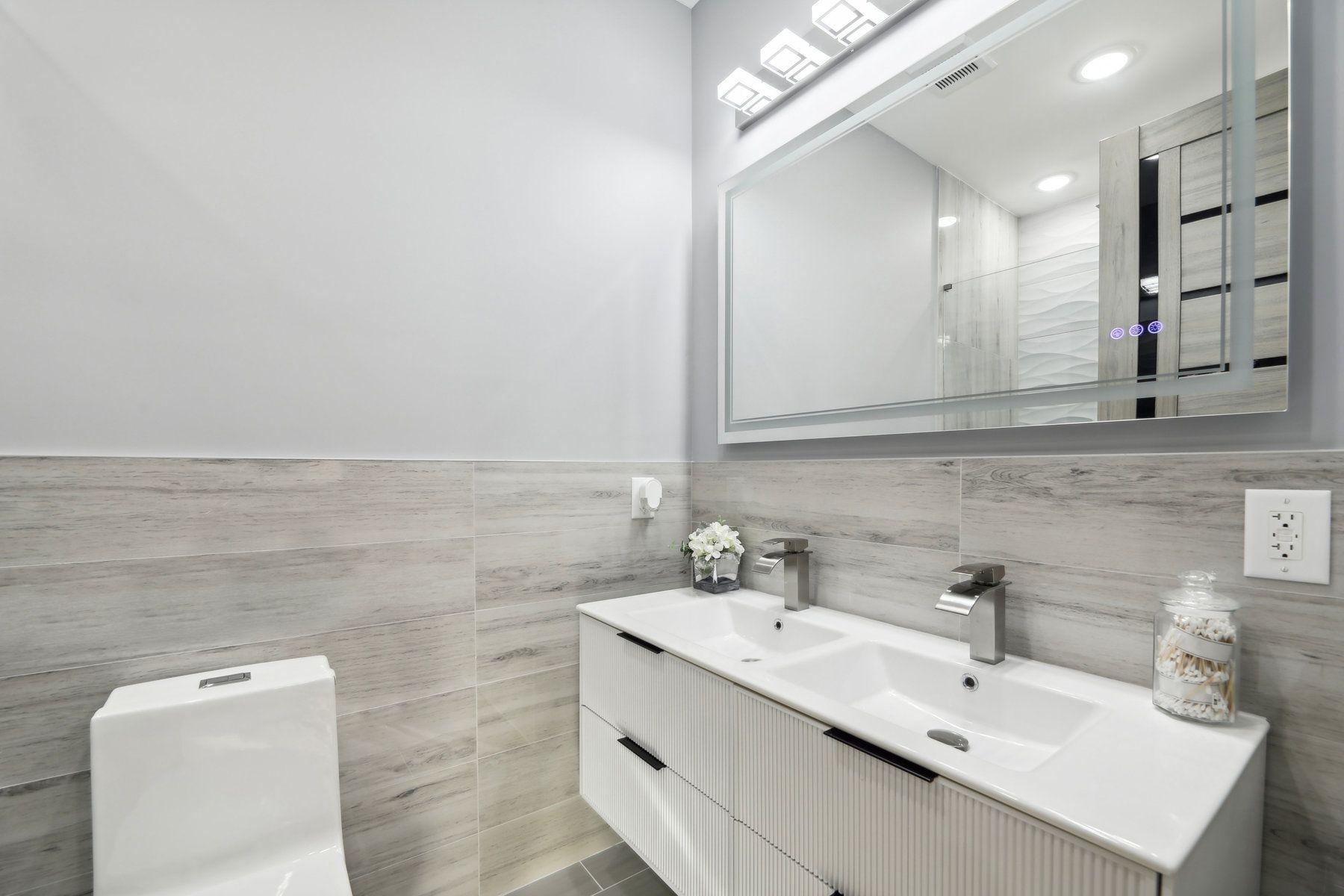 130 Sherman Pl Unit# 1