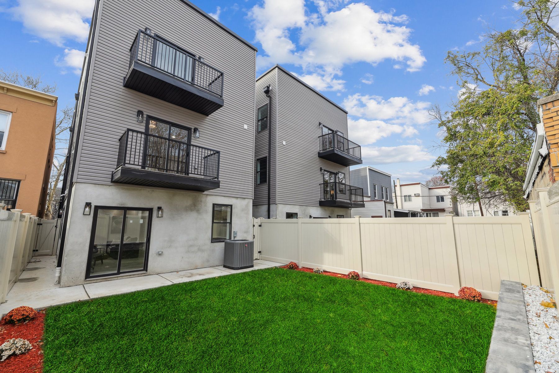 130 Sherman Pl Unit# 1