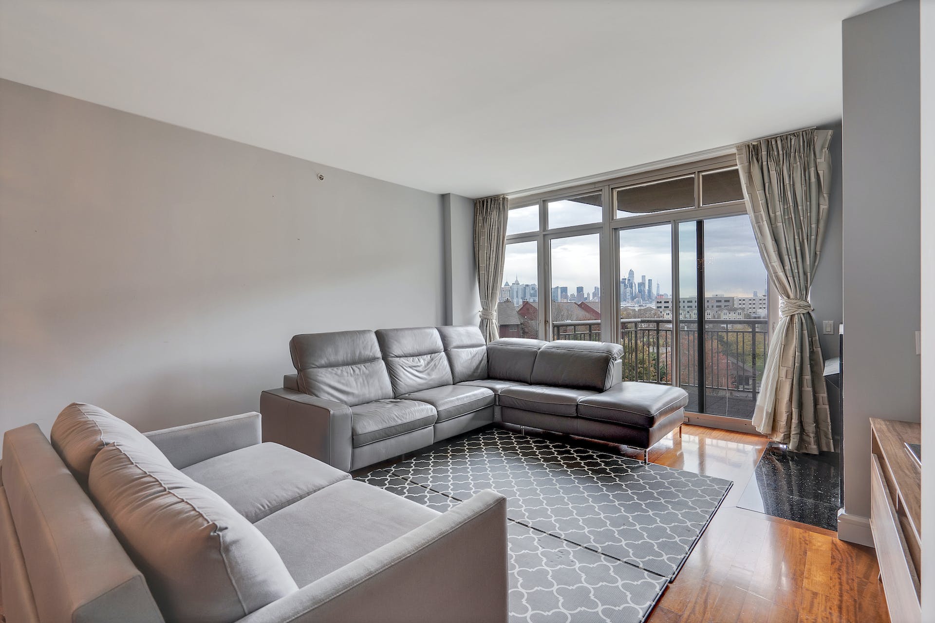 8100 River Road, #501
