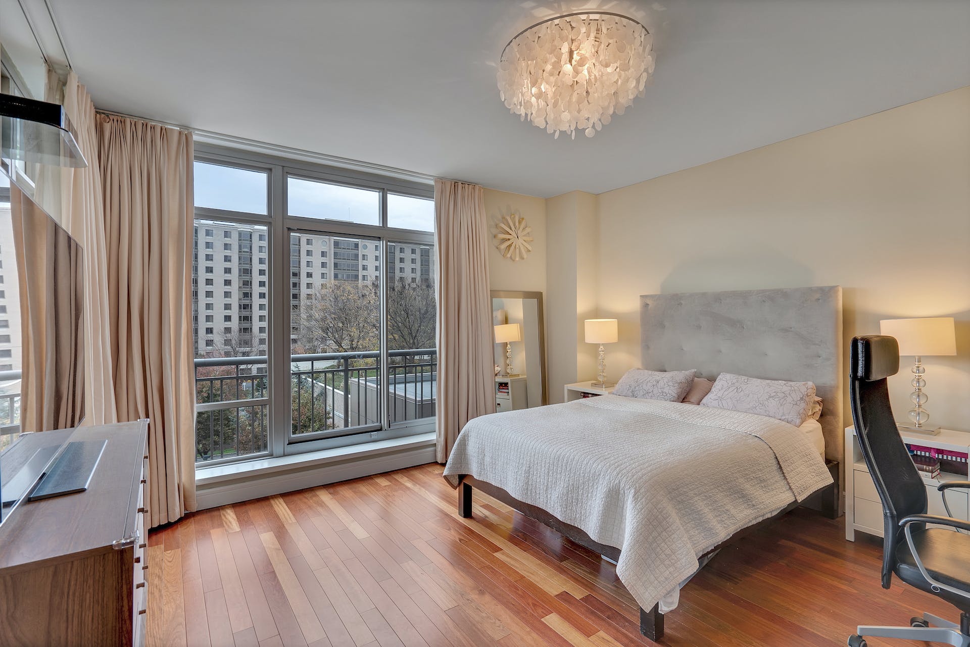 8100 River Road, #501
