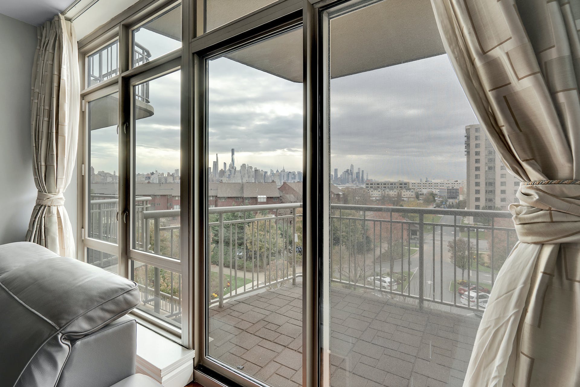 8100 River Road, #501