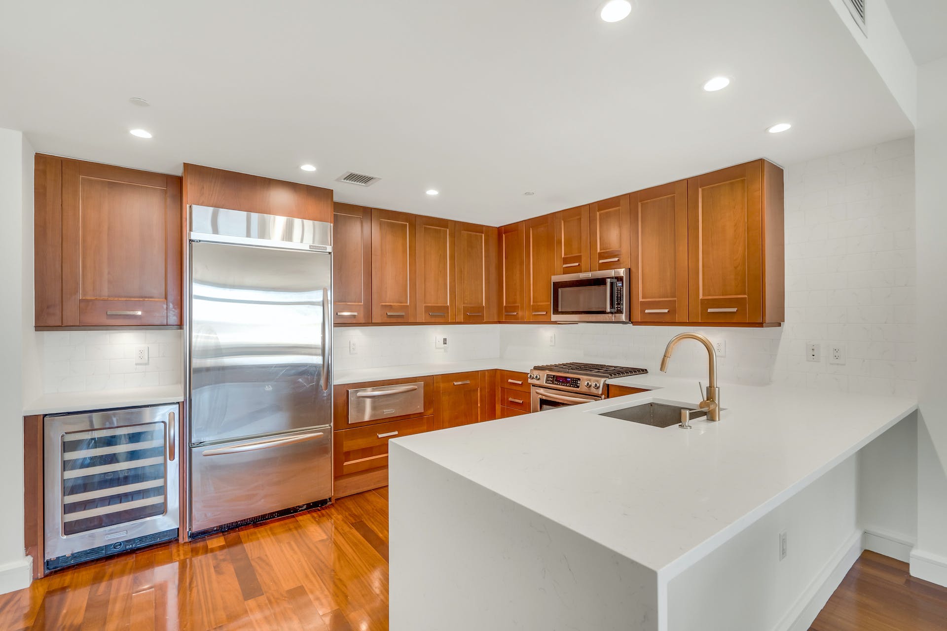 8100 River Road, #501