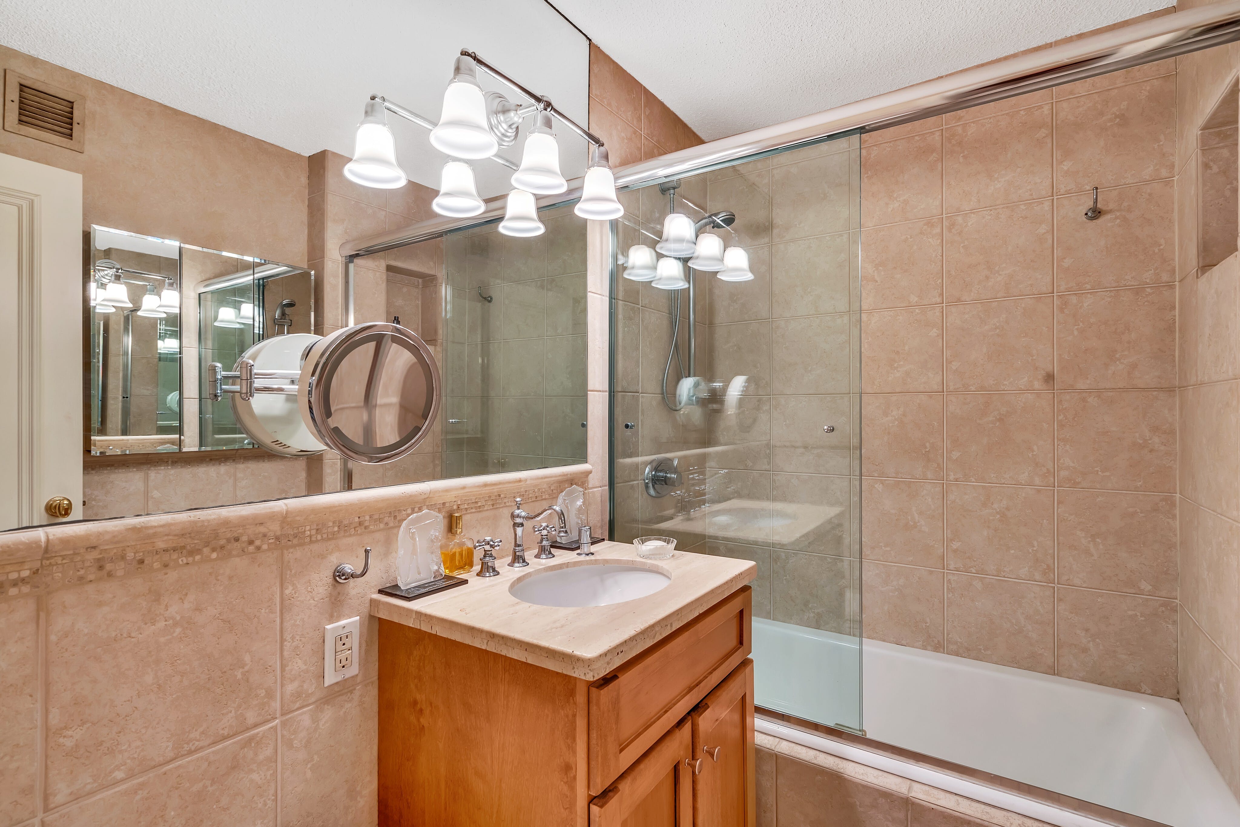 1600 Parker Avenue, #26G