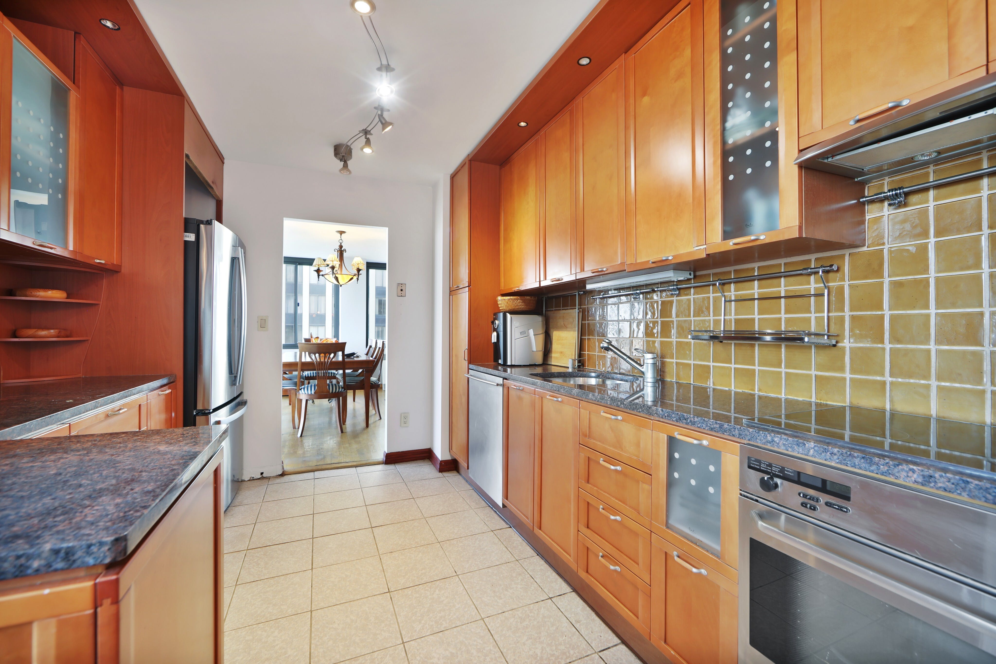 200 Winston Dr 903