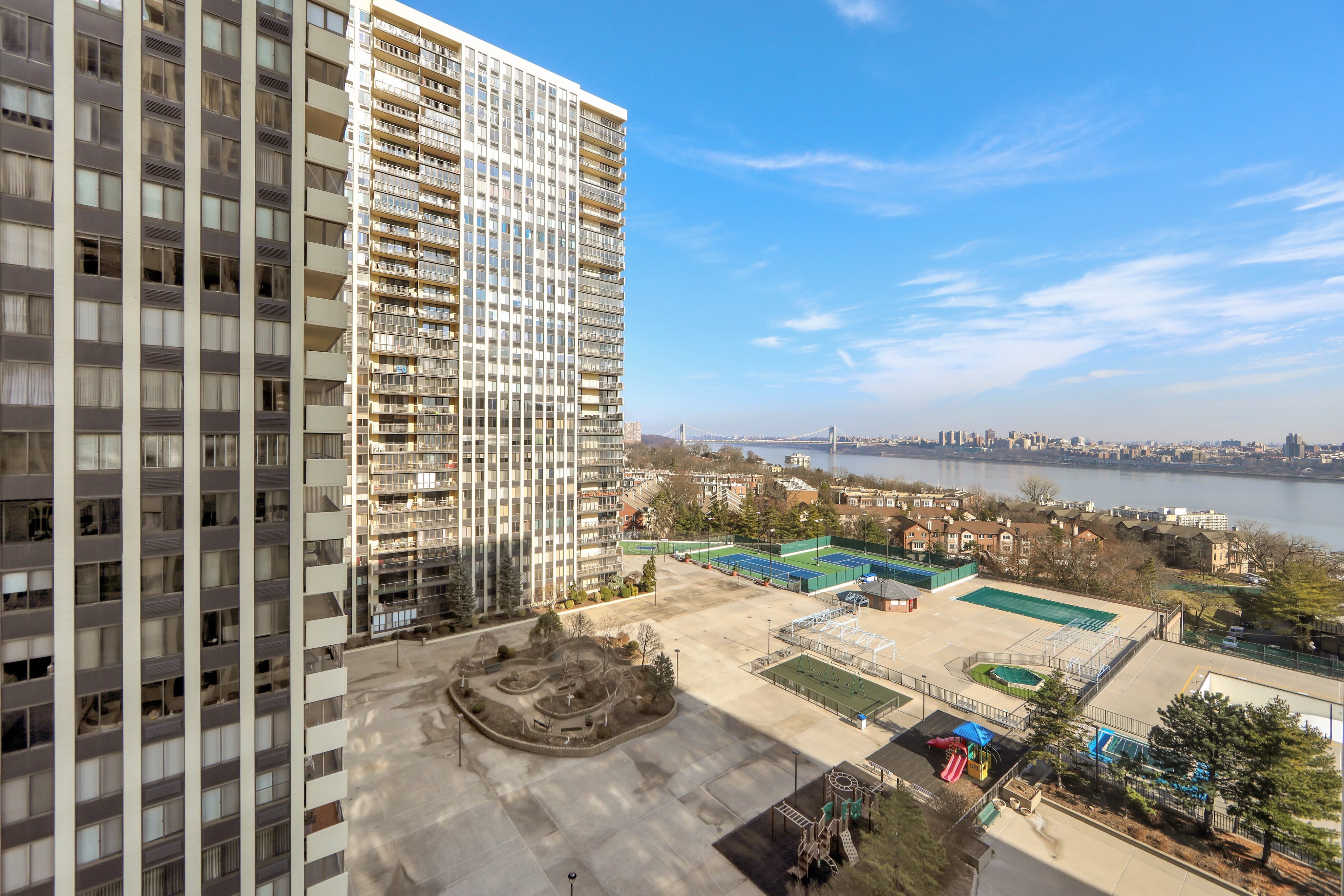 200 Winston Dr 903