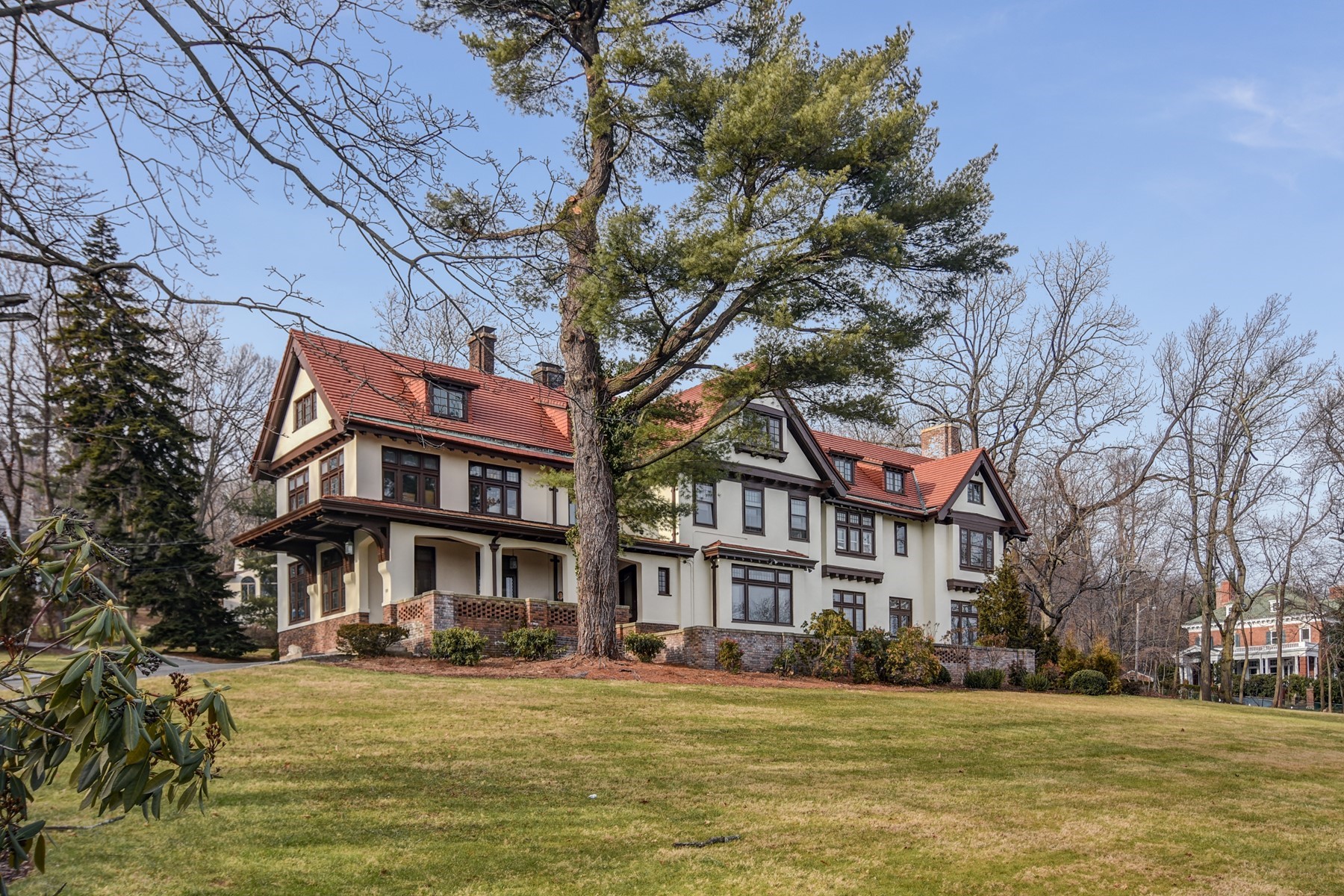 122 Upper Mountain Avenue 