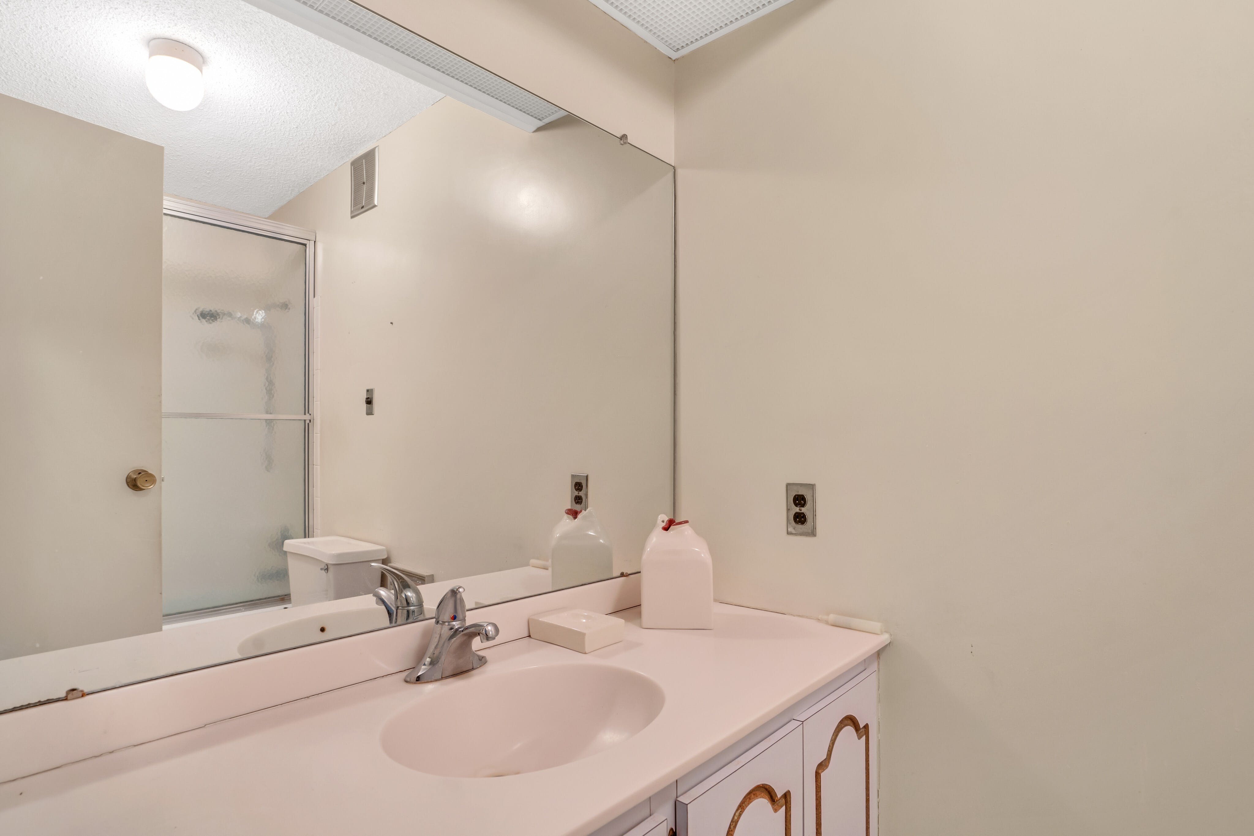 300 Winston Drive, #2018