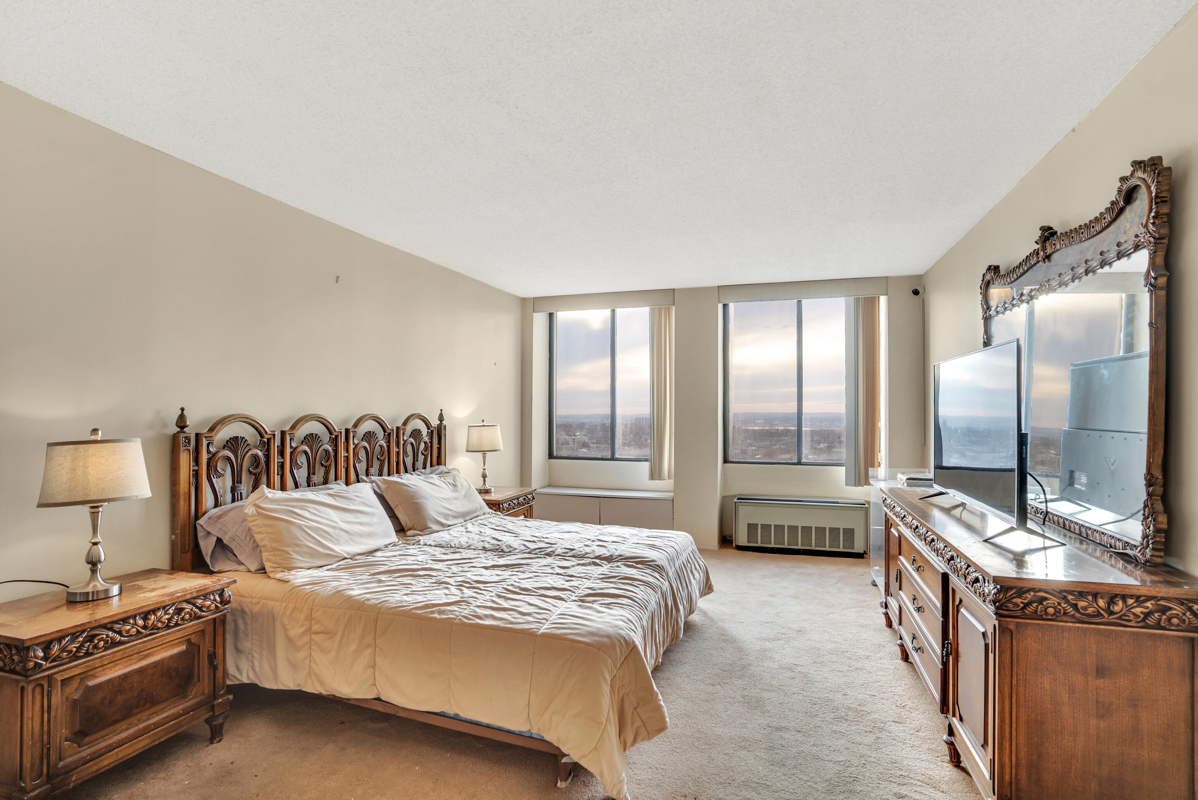 300 Winston Drive, #2018