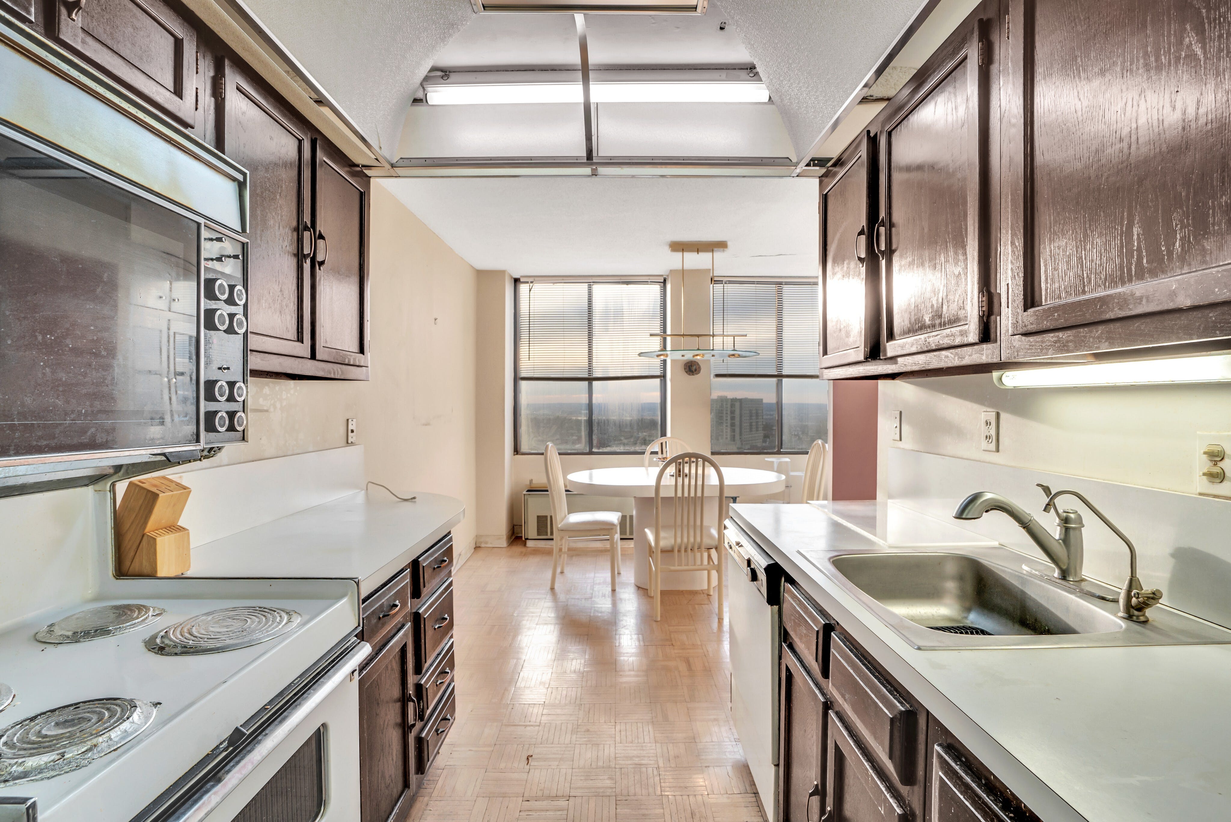 300 Winston Drive, #2018