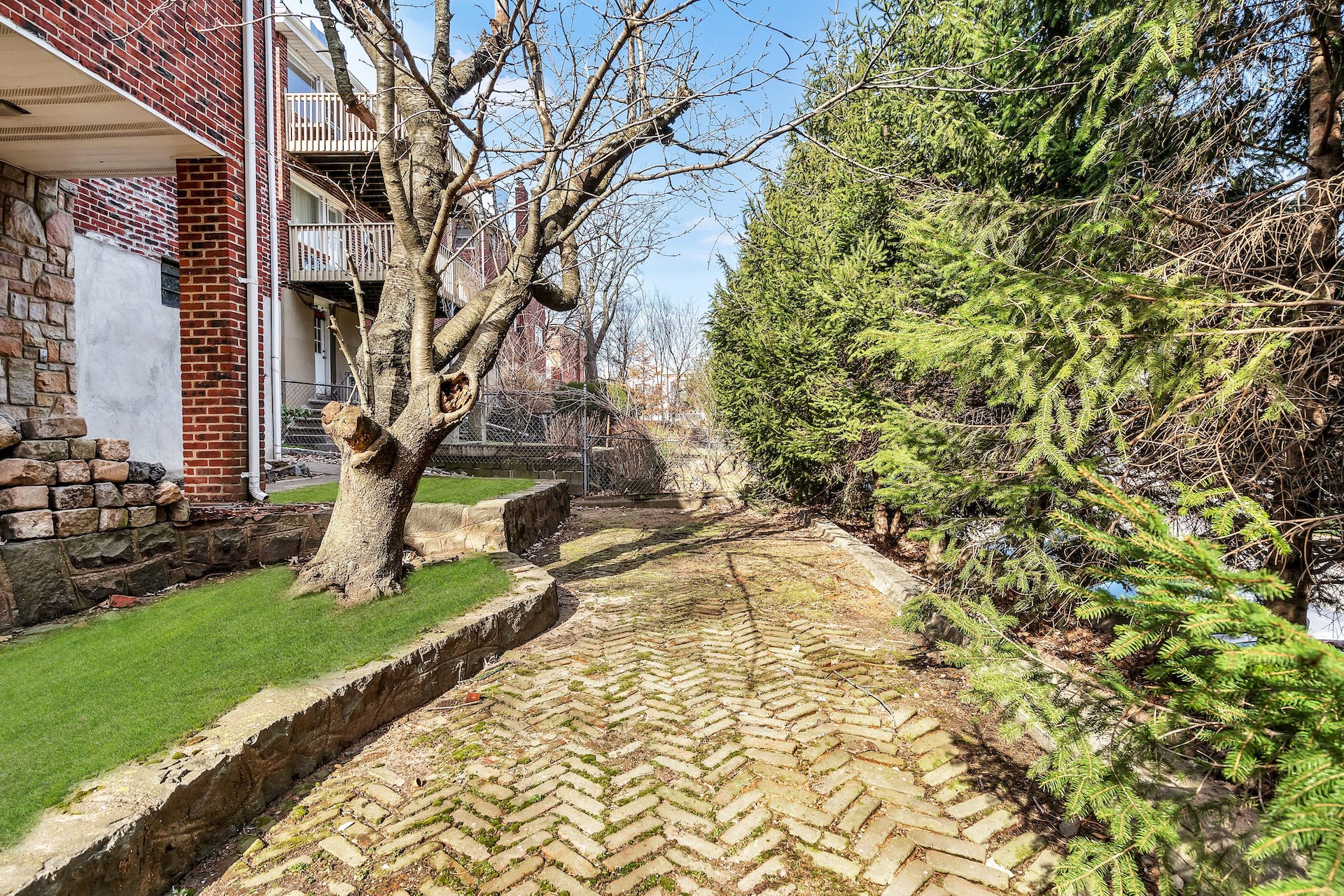 135 Old Palisade Rd 