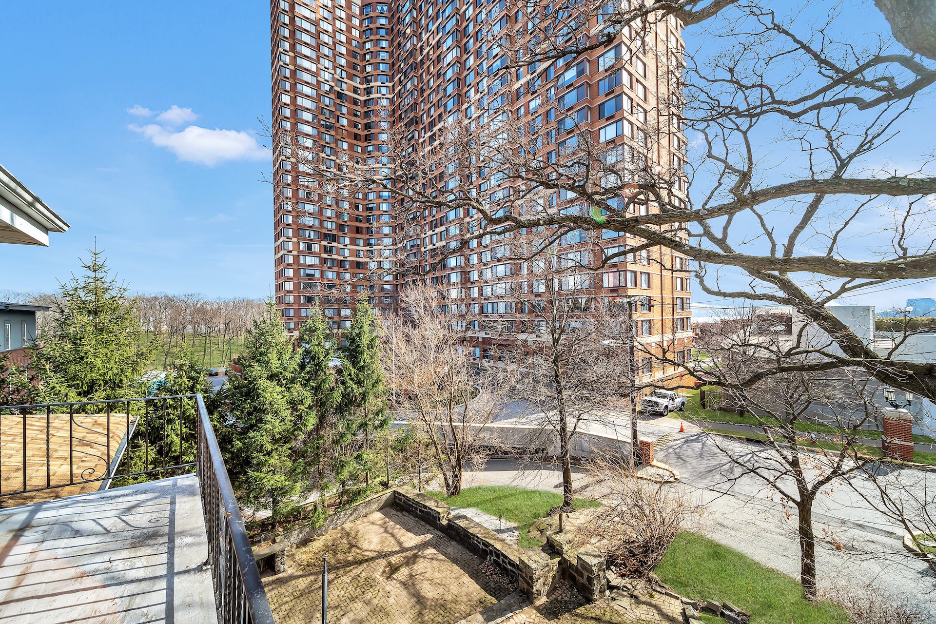135 Old Palisade Rd 